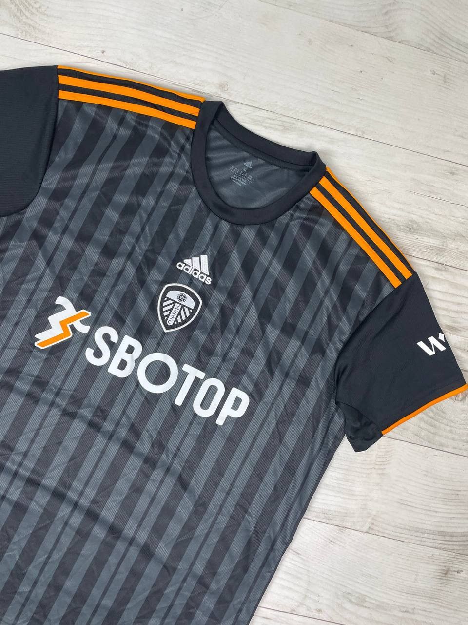 Adidas adidas Leeds United 2022 2023 Third Shirt Soccer Jersey Size US XL / EU 56 / 4 - 2 Thumbnail