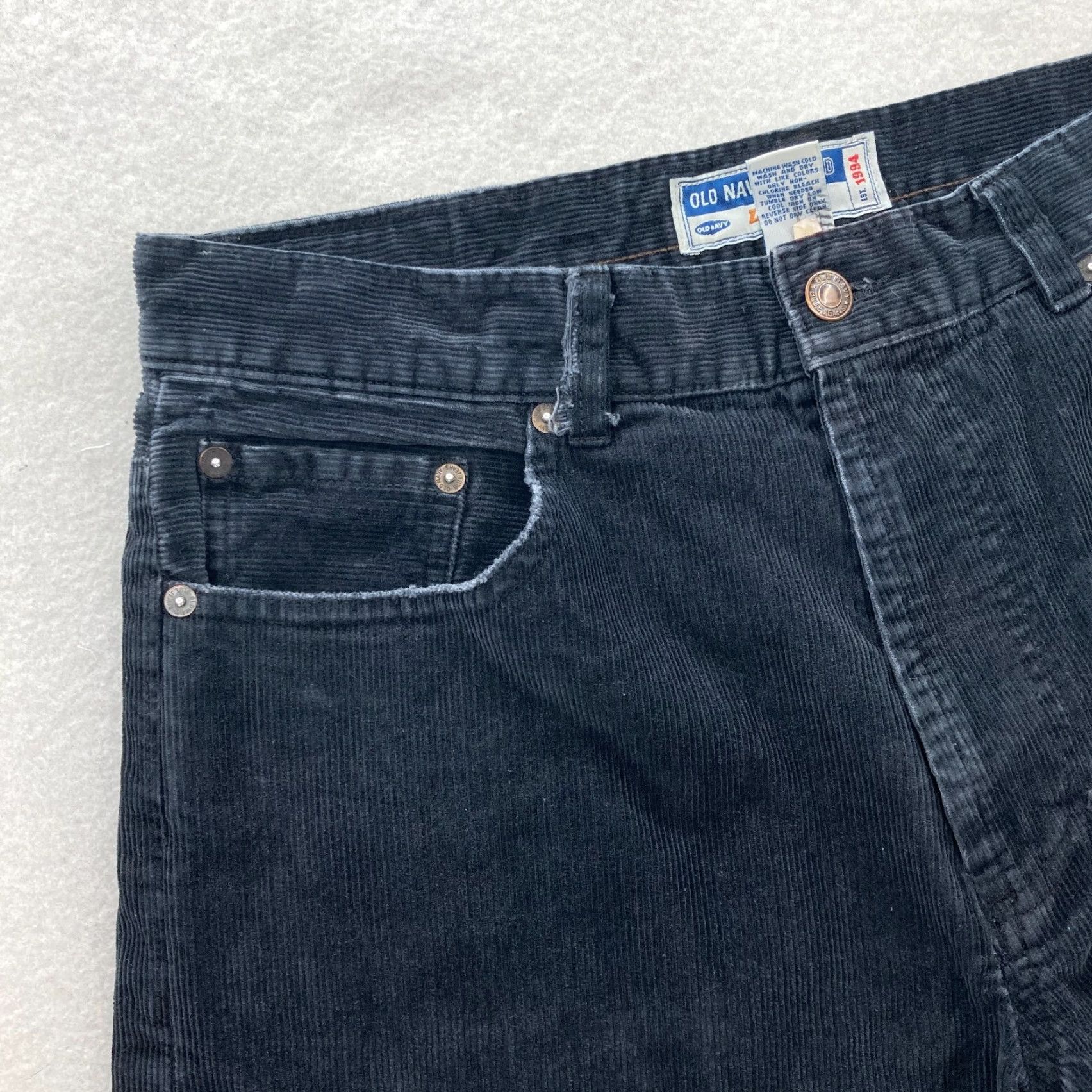 Old Navy Old Navy Corduroy Pant Mens 33x32 Black 5-Pocket Vintage Y2K Read Size US 33 - 3 Thumbnail