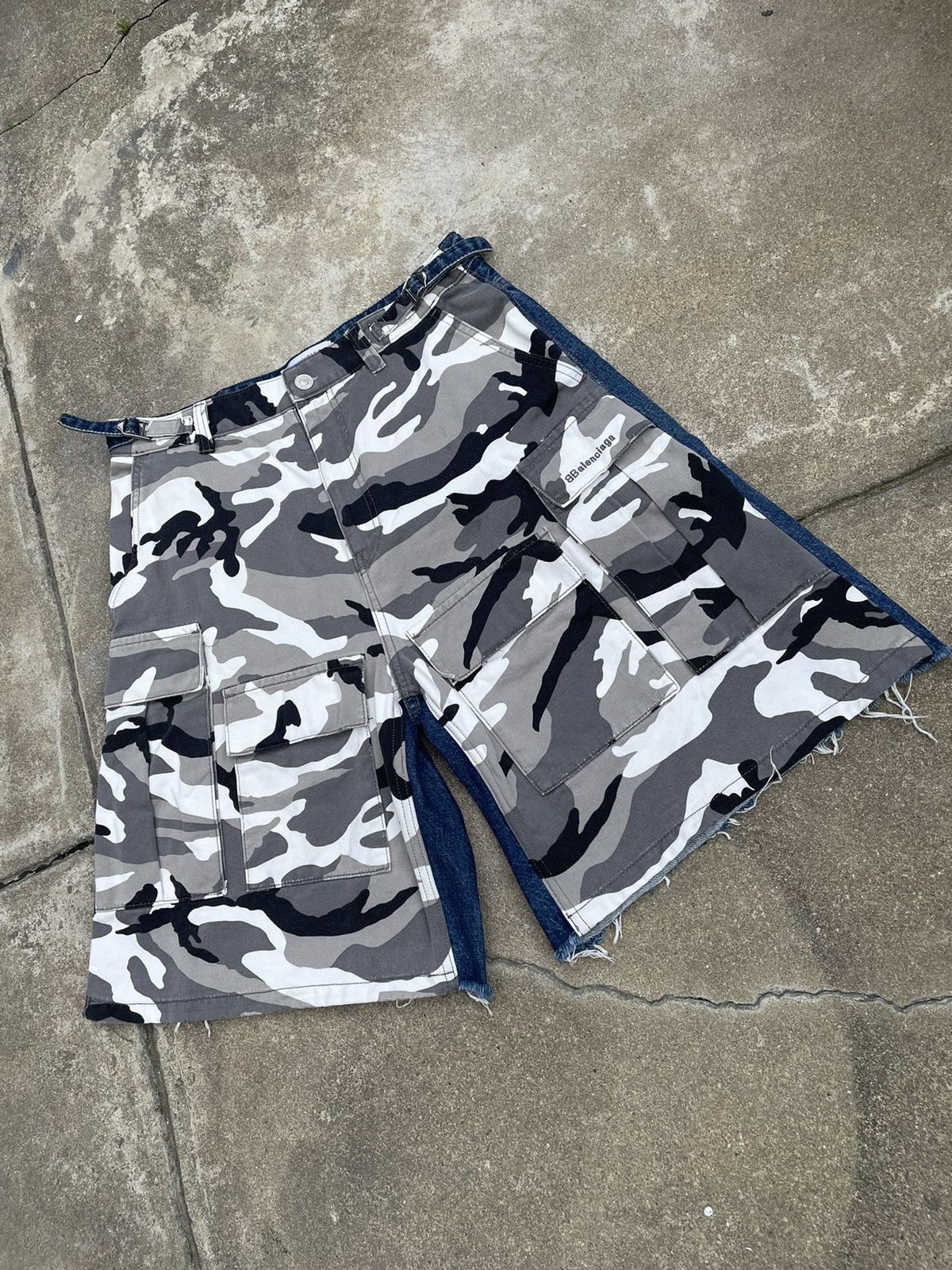 Balenciaga SS24 Sample Hybrid White Camo/Denim Shorts Size US 32 / EU 48 - 2 Thumbnail