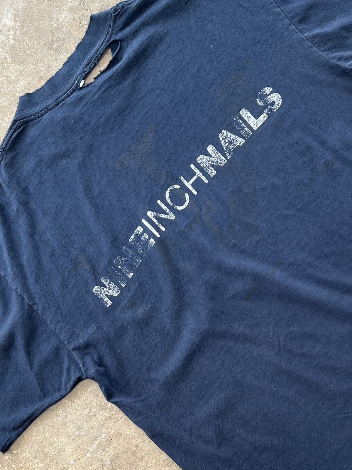 Band Tees Vintage 1990 Nine Inch Nails NIN Distressed Tee XL Size US XL / EU 56 / 4 - 4 Thumbnail