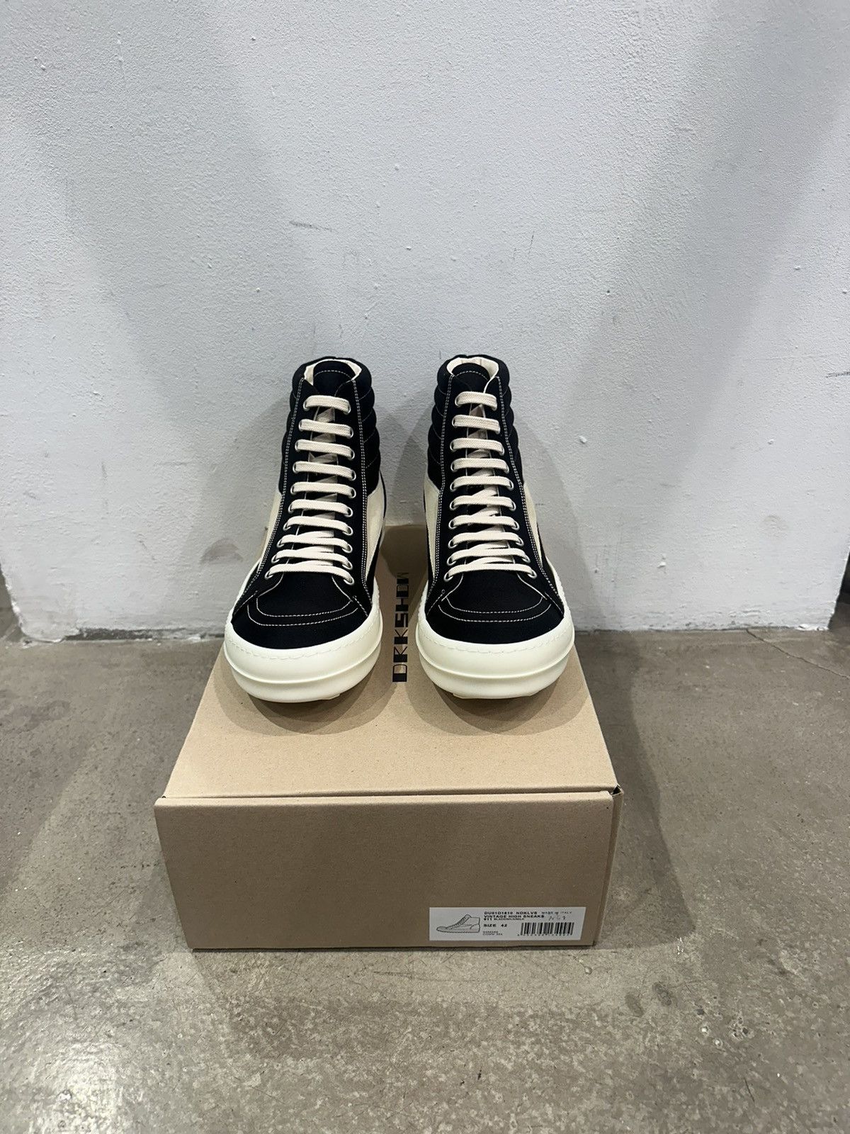 RICK OWENS - DRKSHDW Vintage High Sneaker Black/Milk Hi Top Sneakers