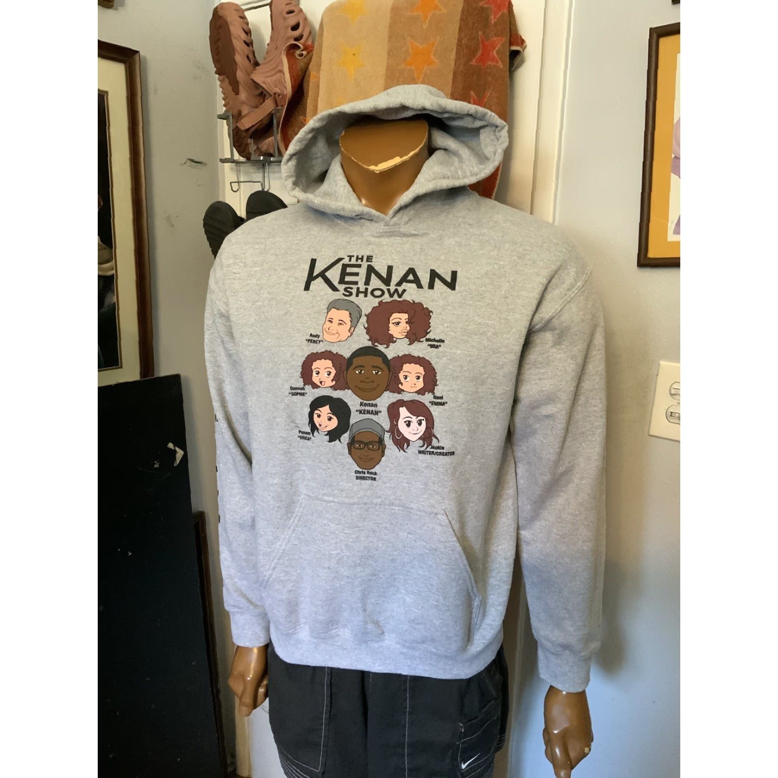 Gildan VINTAGE The Kenan Show Kenan Thompson Chris Rock Sitcom Promo Hoodie M Mens Gray Pullover Rock Theme Sz. M Size US M / EU 48-50 / 2 - 7 Thumbnail