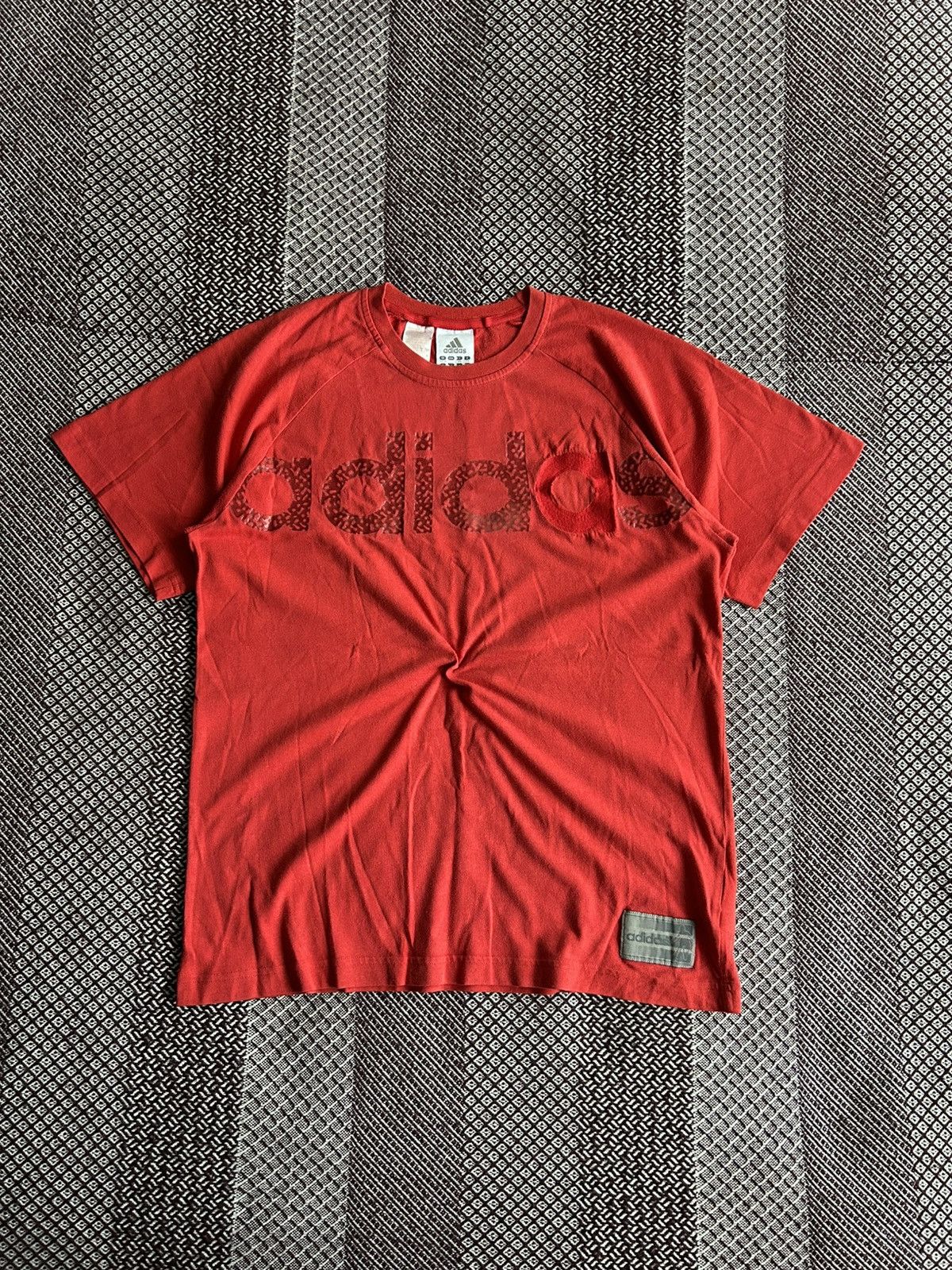 Adidas Vintage Adidas Big Logo 00s Tee Streetwear Unisex Size M Size US M / EU 48-50 / 2 - 1 Thumbnail