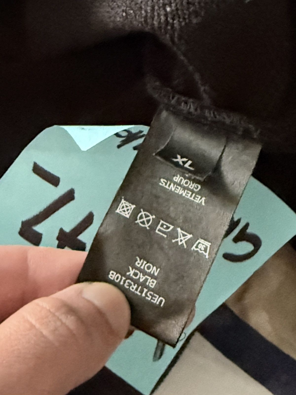 Vetements DEFINITION HOODIE Size US L / EU 52-54 / 3 - 7 Thumbnail