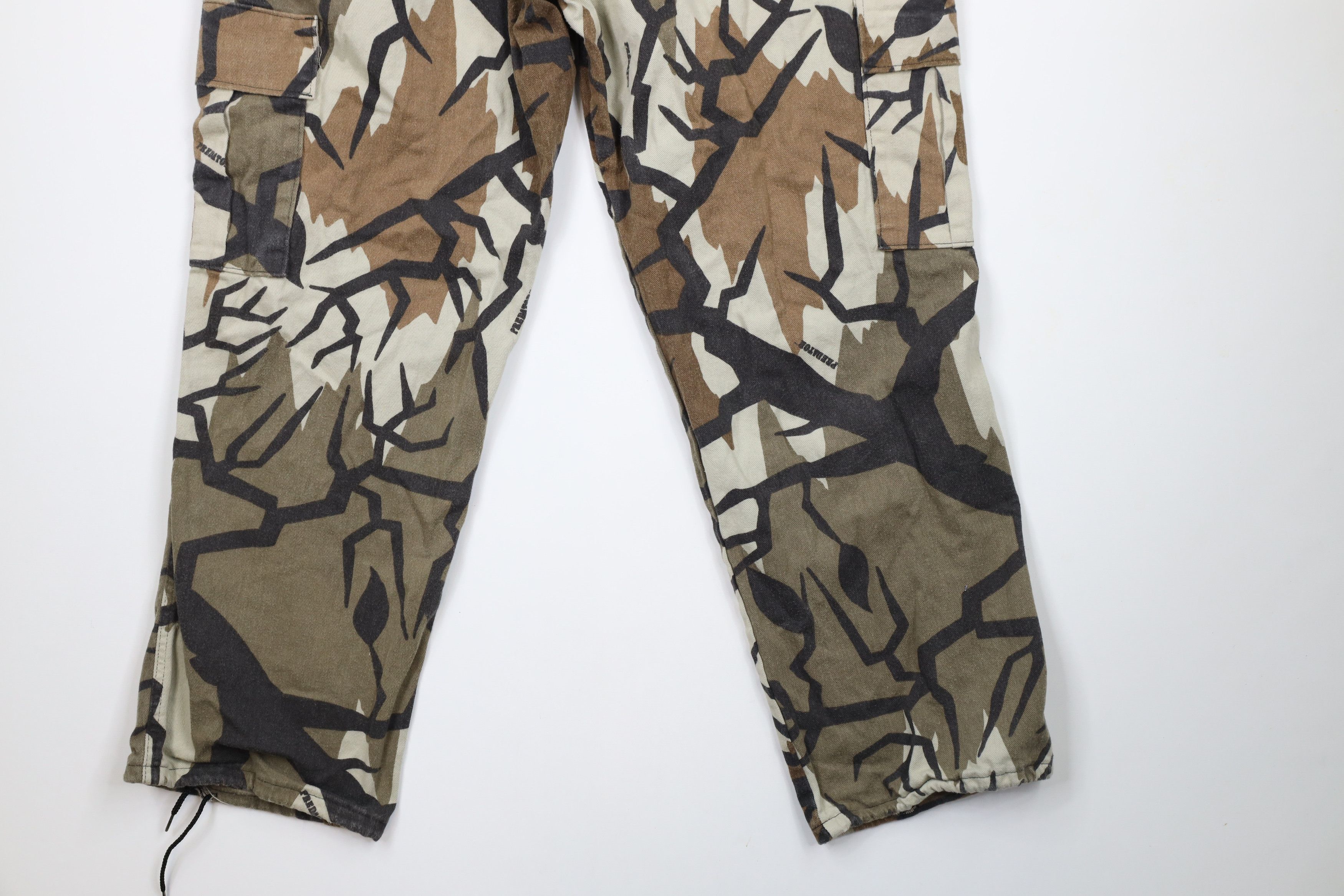 Vintage Vintage 90s Streetwear Camouflage Wide Leg Cargo Pants USA Size US 40 / EU 56 - 14 Thumbnail