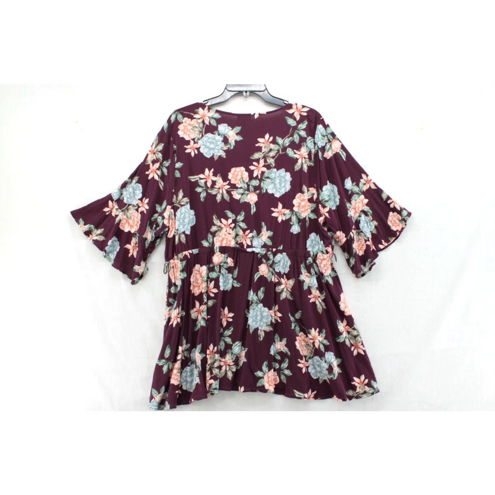 Torrid Torrid Top Women's 3 Plum Floral Faux Wrap V Neck Flutter Sleeve Witchy Blouse, 3X, Purple, Plus Size, Bohemian, Basic, Women's Clothing Size XXL / US 16-18 / IT 52-54 - 4 Thumbnail