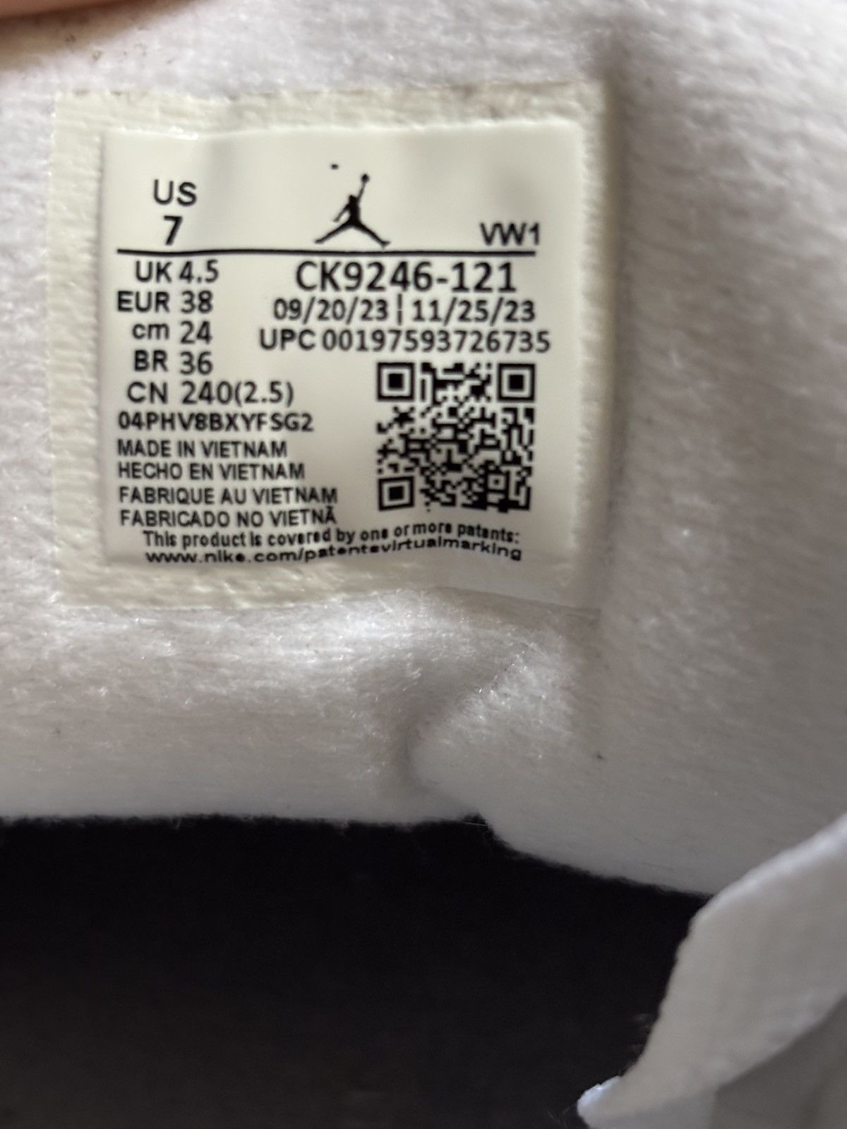 Jordan Brand Jordan Retro 3 “Georgia Peach” Size US 5.5 / EU 38 - 6 Thumbnail