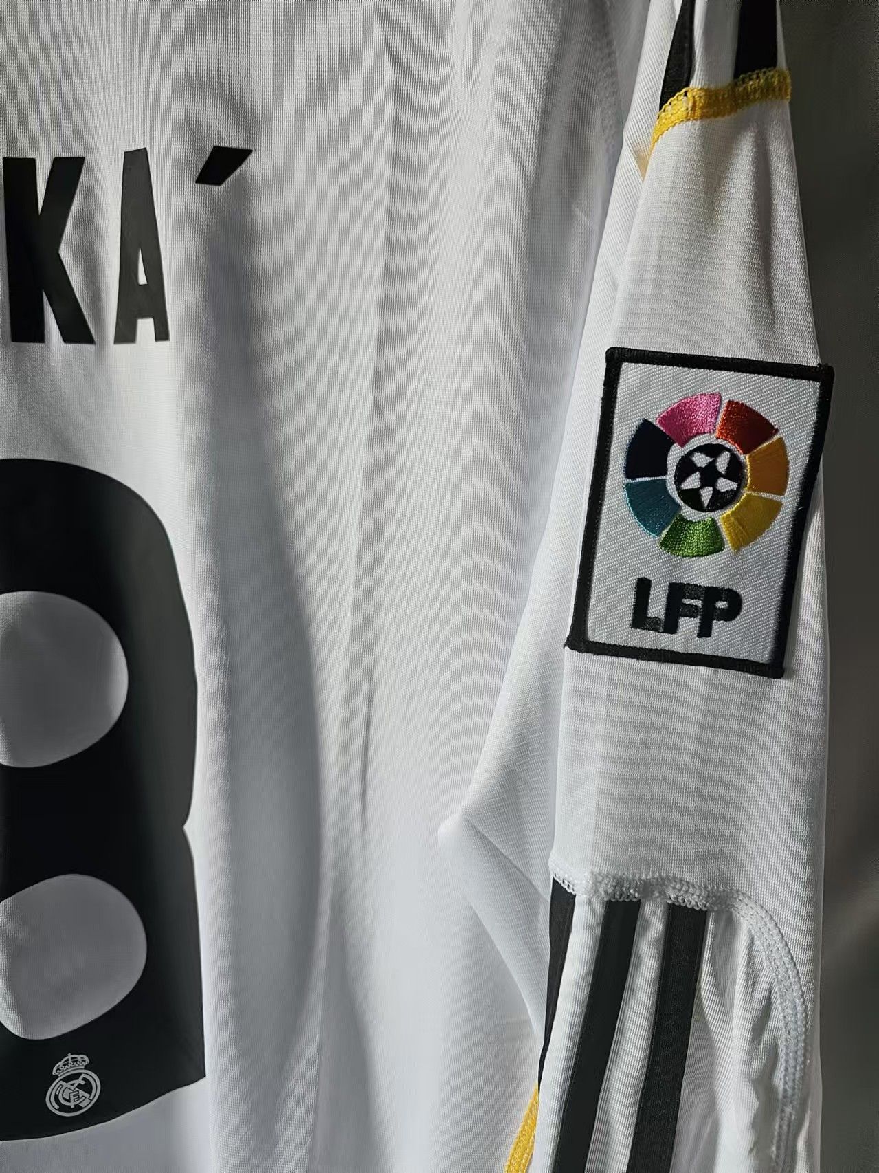 Other 2009 2010 Real Madrid #8 Kaka Jersey Home Size US XL / EU 56 / 4 - 4 Thumbnail
