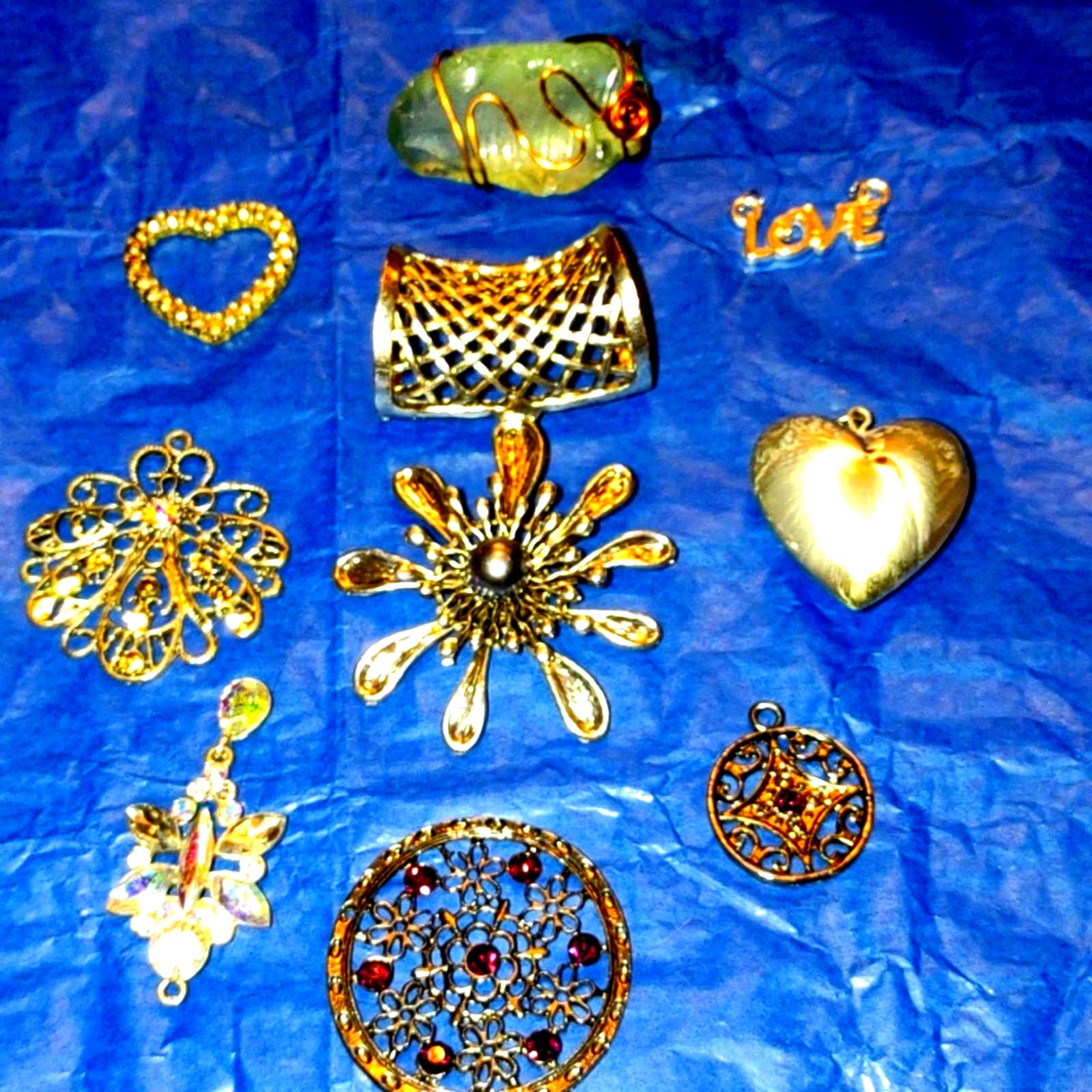 Vintage 9 gorgeous vintage pendants Size ONE SIZE - 1 Preview