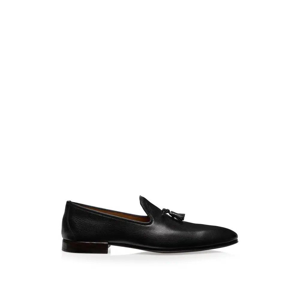 o1loc1c0425 J1442 Baily Tassel Loafers in Black