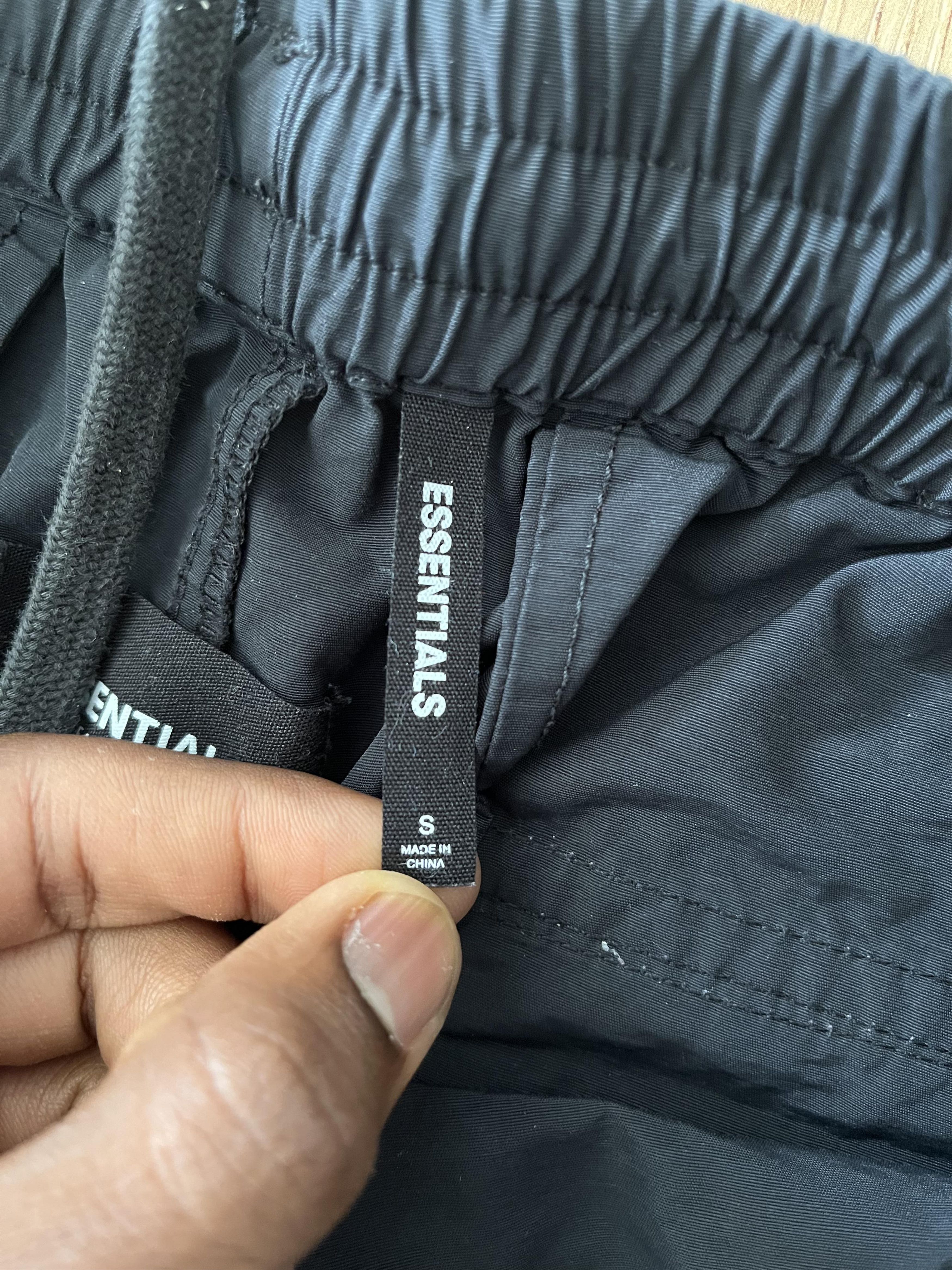 Essentials Fear of god Essentials Nylon Cargo Pants Black Size US 30 / EU 46 - 6 Thumbnail