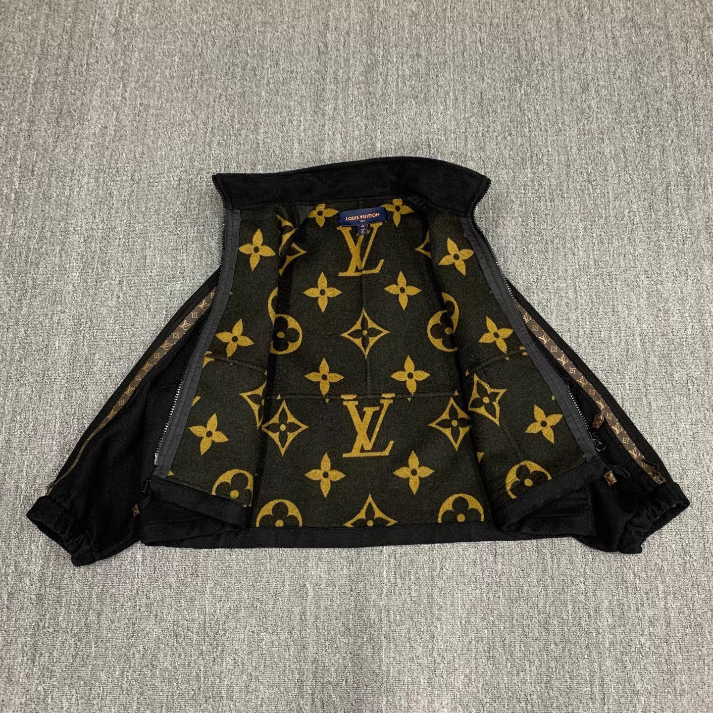 Louis Vuitton LV Monogram All Over Wool Coat Black Lining 40 Size M / US 6-8 / IT 42-44 - 9 Thumbnail