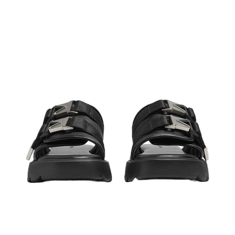 o1n1vont1024 Flash Flat Sandals in Black