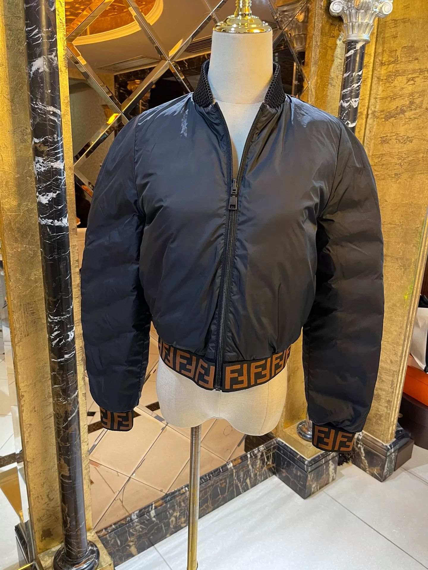 Fendi Fendi Reversible Logo Puffer Jacket Size US M / EU 48-50 / 2 - 1 Thumbnail