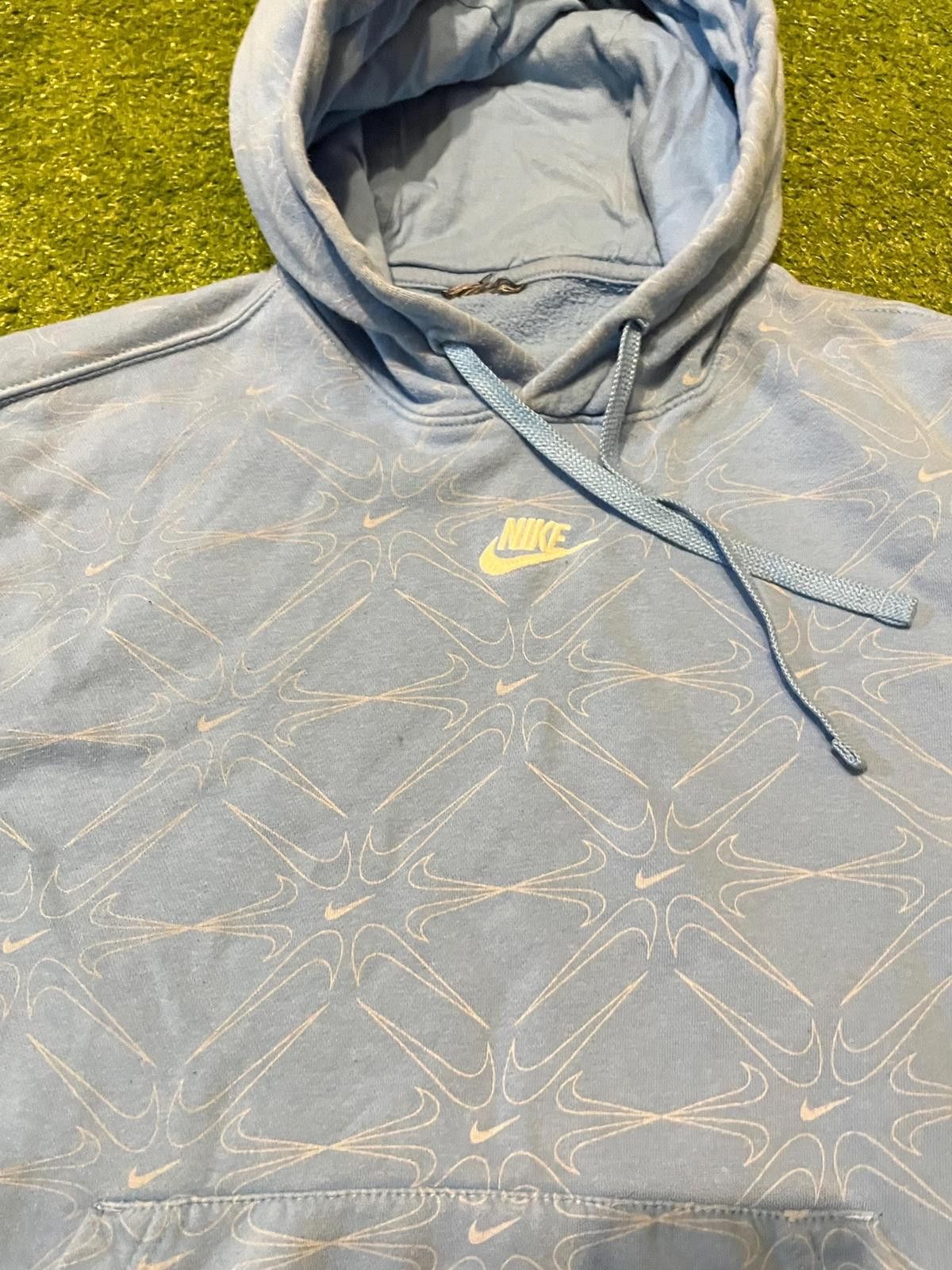 Nike Vintage Nike Light Blue Patterned Hoodie Size US M / EU 48-50 / 2 - 3 Thumbnail