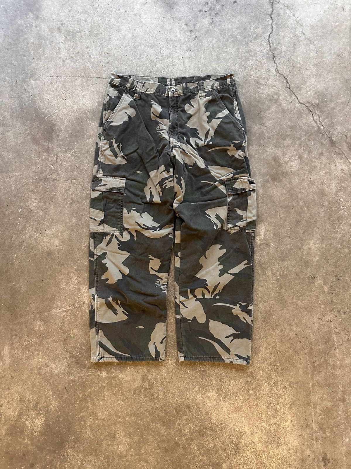 Vintage × Wrangler Y2K Wrangler Quilted Camo Cargo Pants Size US 36 / EU 52 - 1 Thumbnail