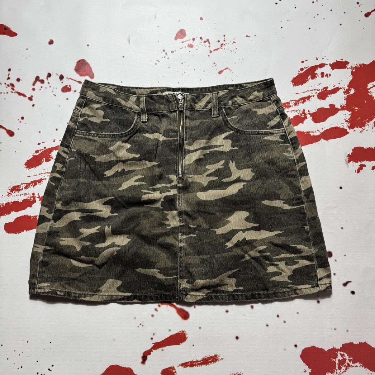 If Six Was Nine vintage camo skirt sexy usa balenciaga style playboy carti Size 32" / US 10 / IT 46 - 1 Thumbnail