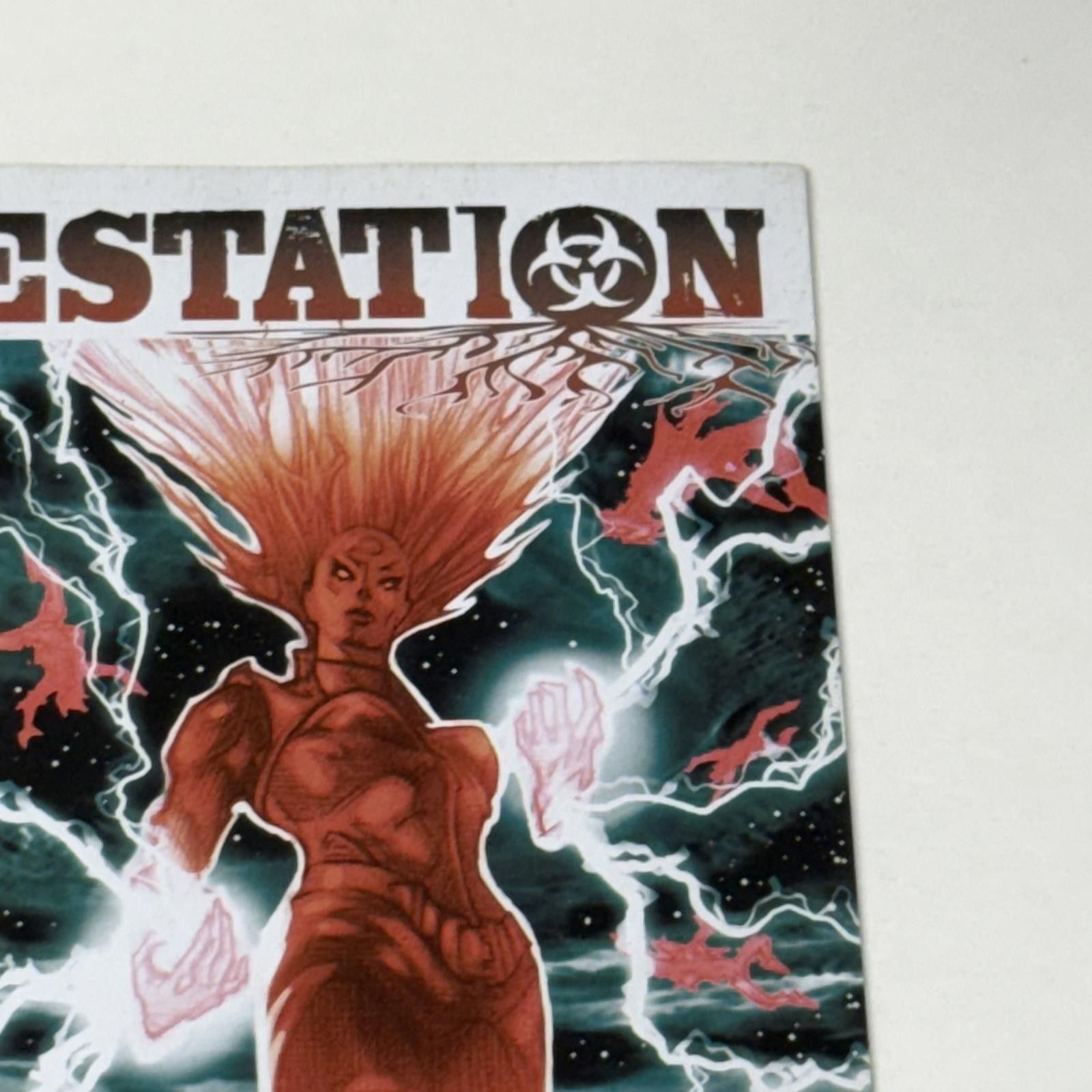 Designer IDW Infestation #2 Zombie Cover B Variant APR 2011 NM+ Size ONE SIZE - 3 Thumbnail