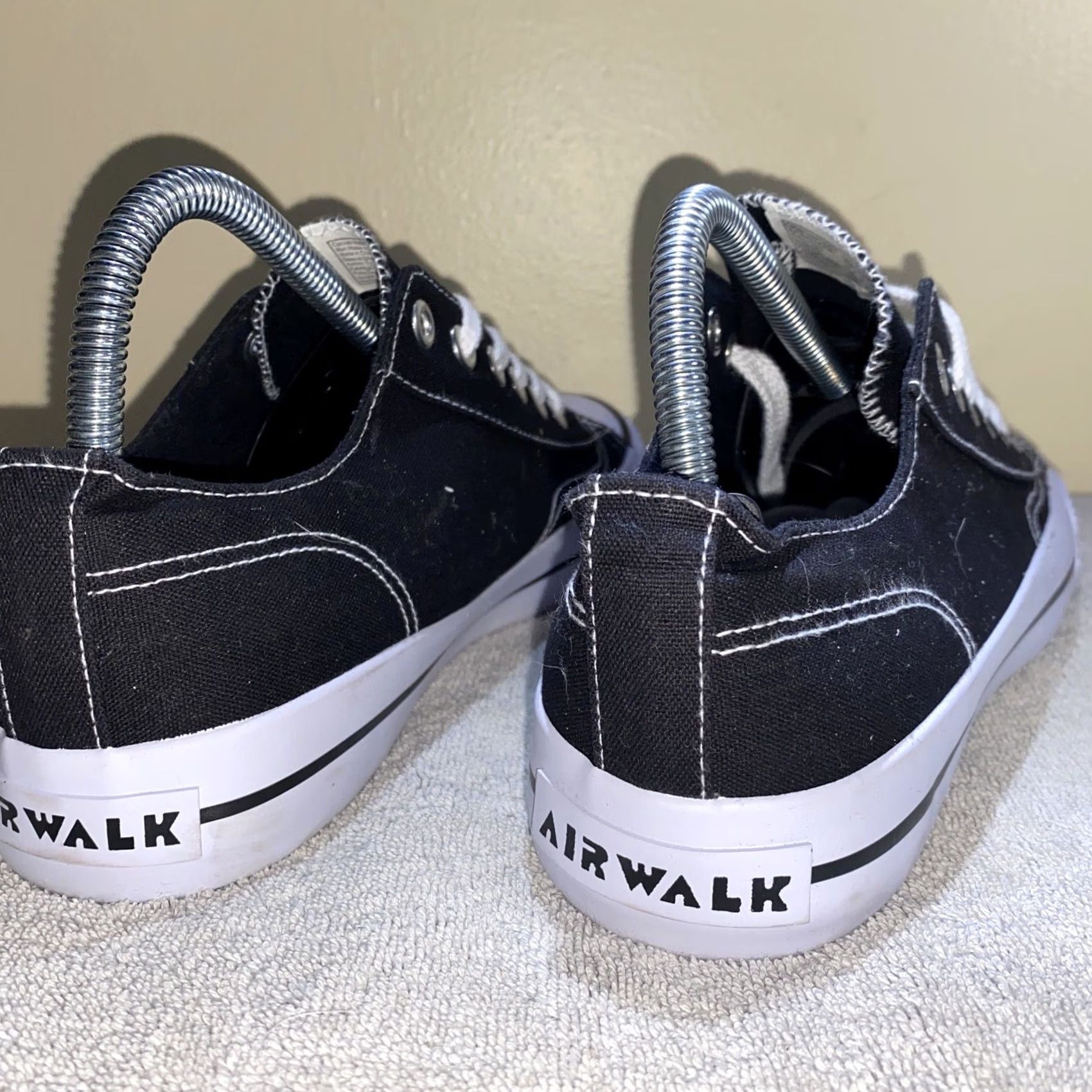 Airwalk Airwalk Mens Black Canvas Sneaker Size 7 Size US 7 / EU 40 - 6 Thumbnail