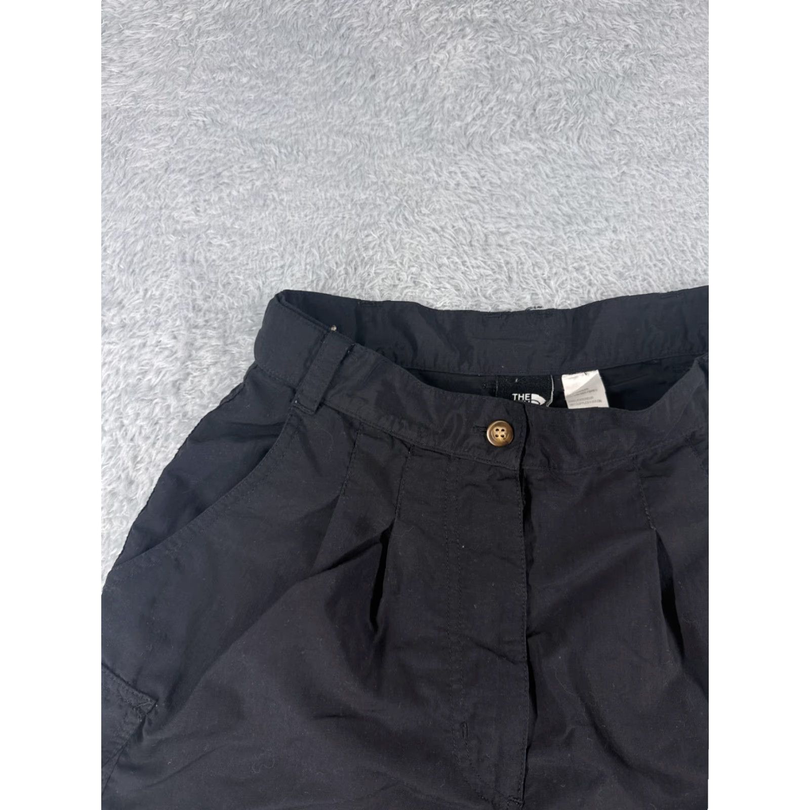 The North Face VINTAGE The North Face Women's Shorts 8 Black Cargo 100% Nylon Hiking Casual Travel Activewear Size 30" / US 8 / IT 44 - 4 Thumbnail