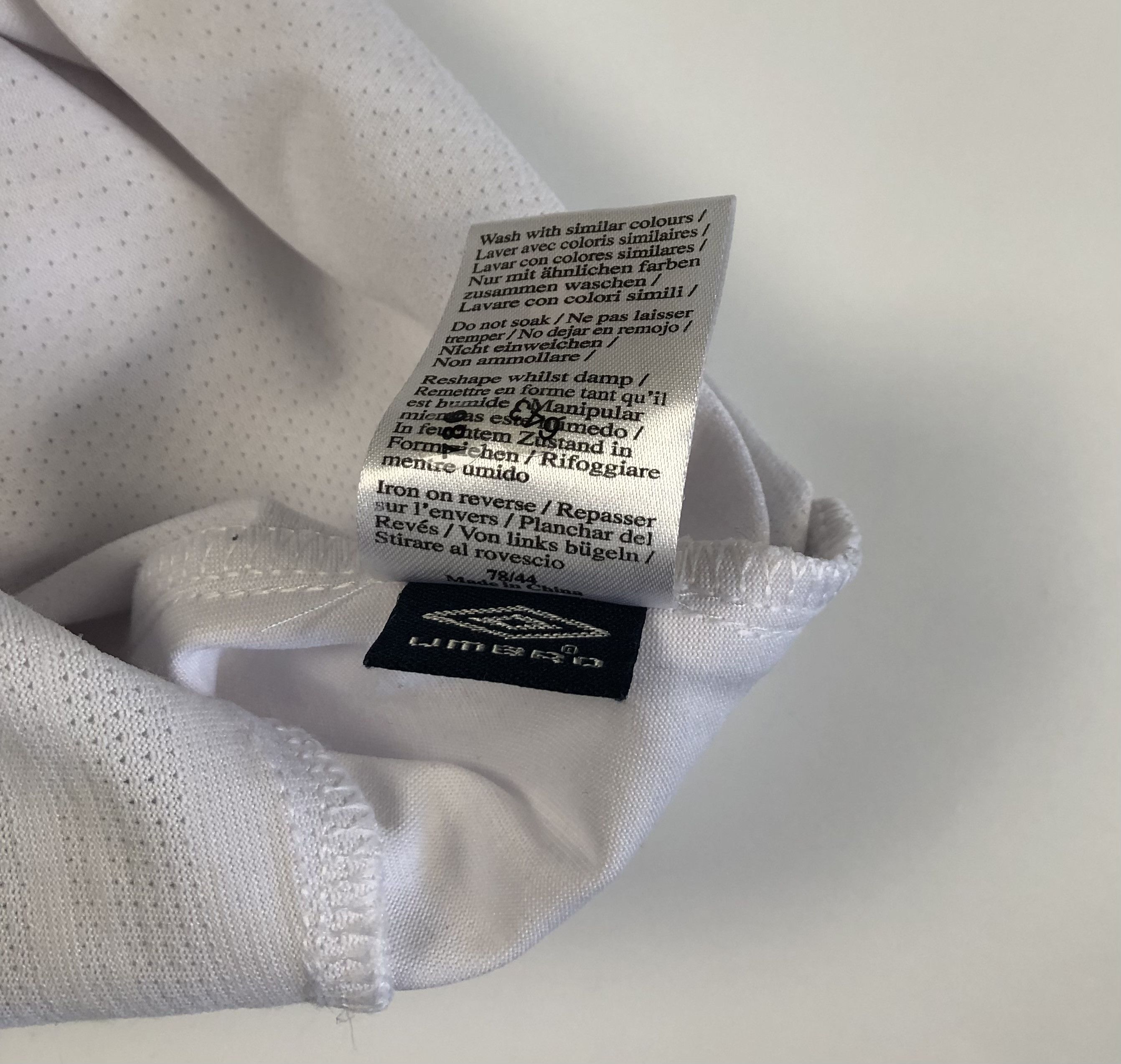 Umbro Umbro England 2007-2009 Home Jersey #6 Terry Size US L / EU 52-54 / 3 - 11 Thumbnail