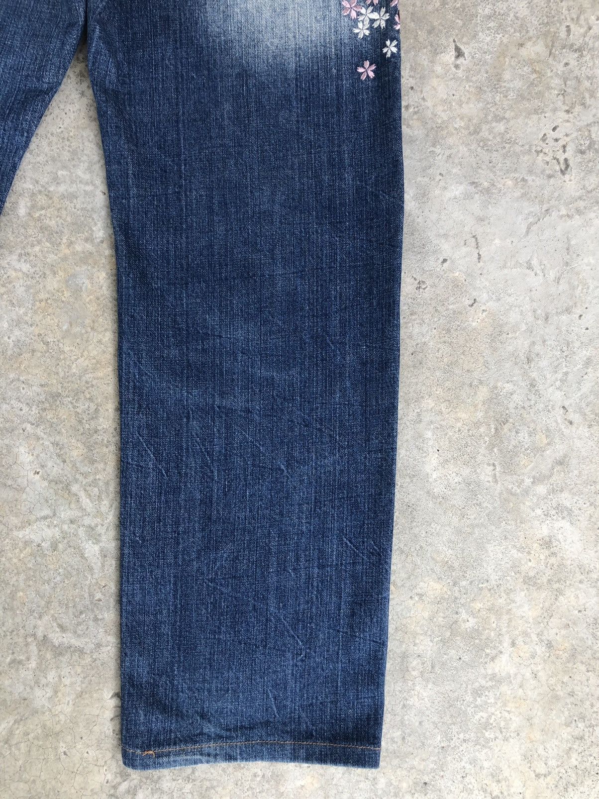 Karakuri Tamashii Karakuri Tamashii Embroidered Jeans Distressed Jeans Size US 33 - 12 Thumbnail