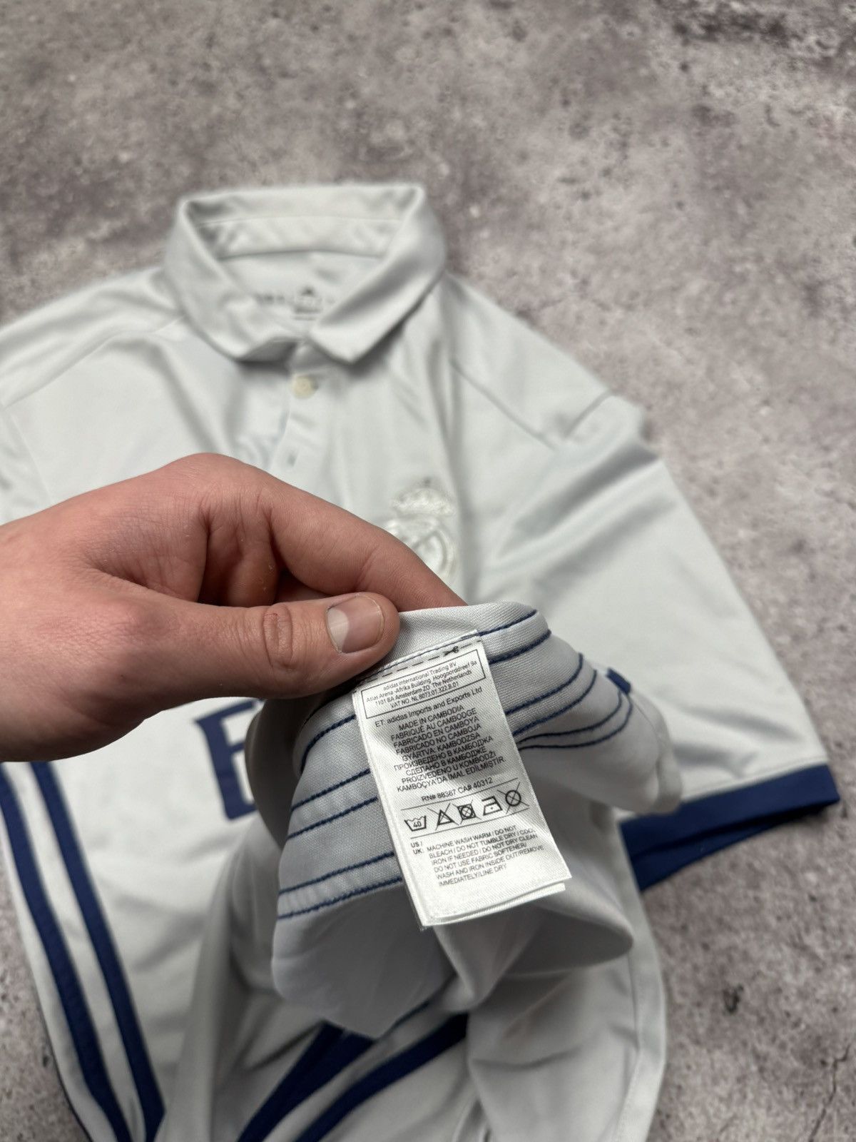 Adidas Vintage Adidas Real Madrid Y2K Soccer Jersey Polo 2016 Size US S / EU 44-46 / 1 - 7 Thumbnail