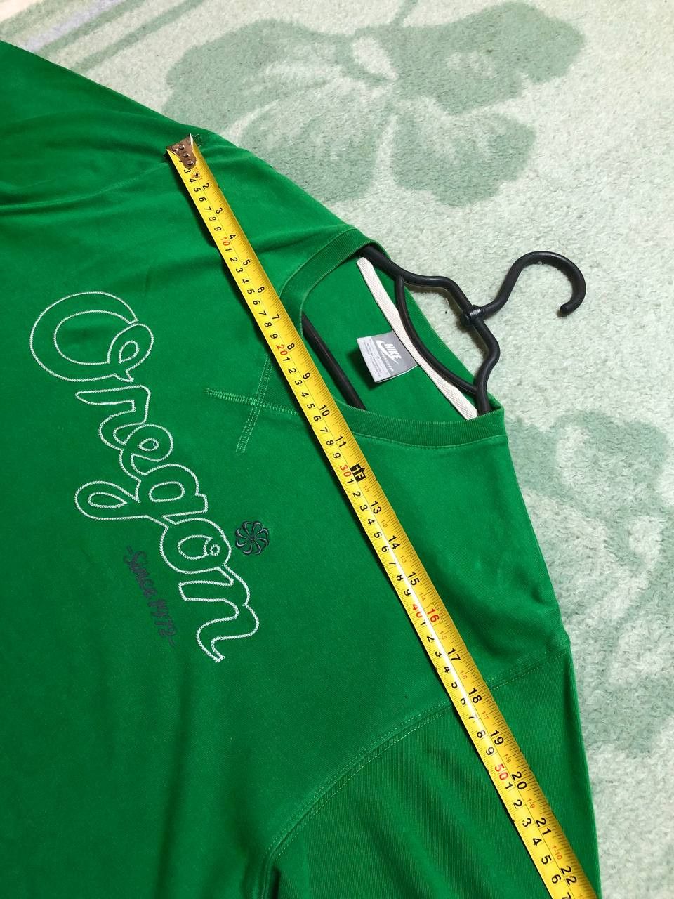 Nike Vintage Nike Y2K Logo Green Short Sleeve T-Shirt Size L Size US L / EU 52-54 / 3 - 12 Thumbnail