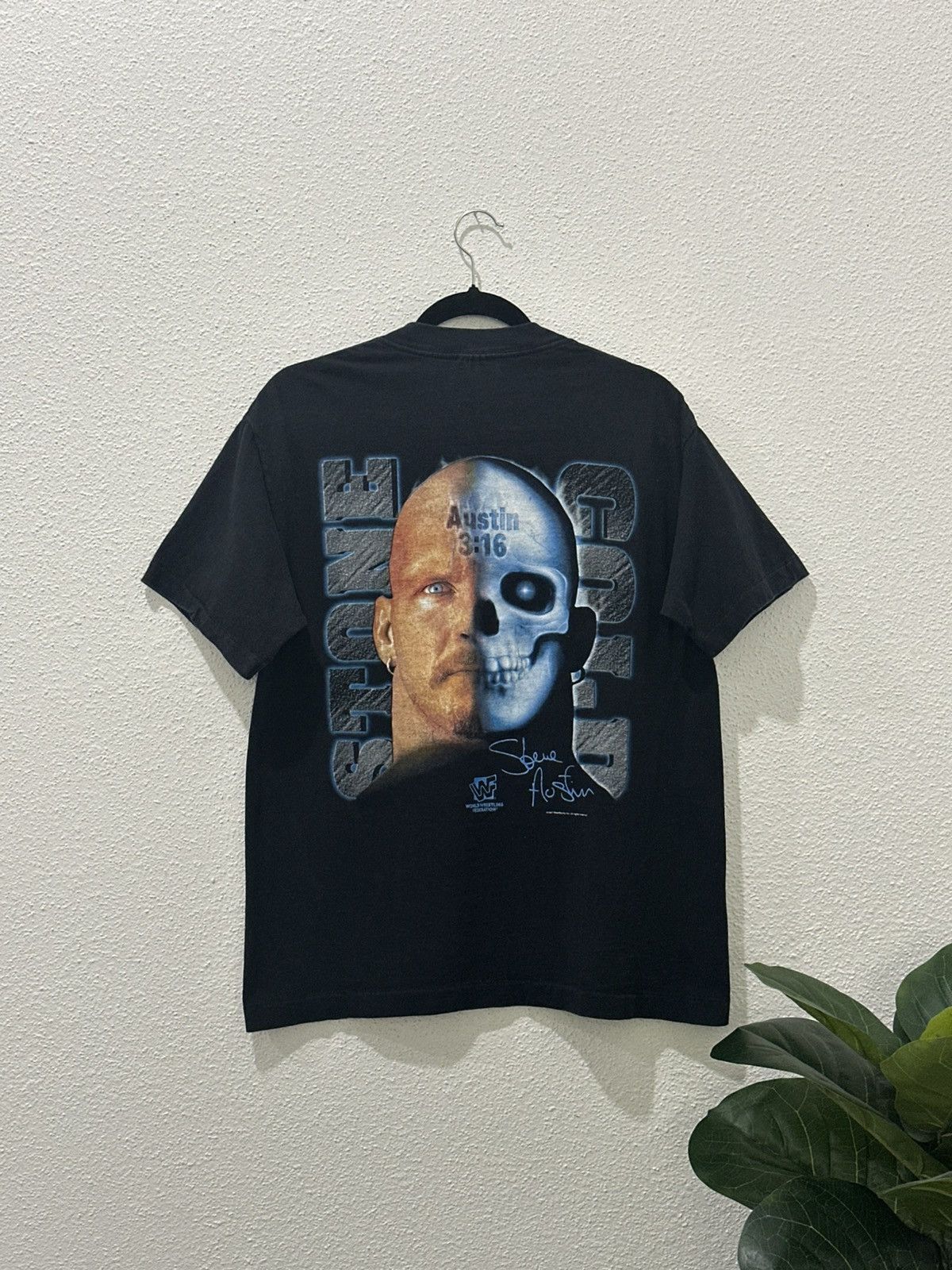 Vintage 90s Stone Cold Steve Austin 1997 WWF Wrestling Tee L