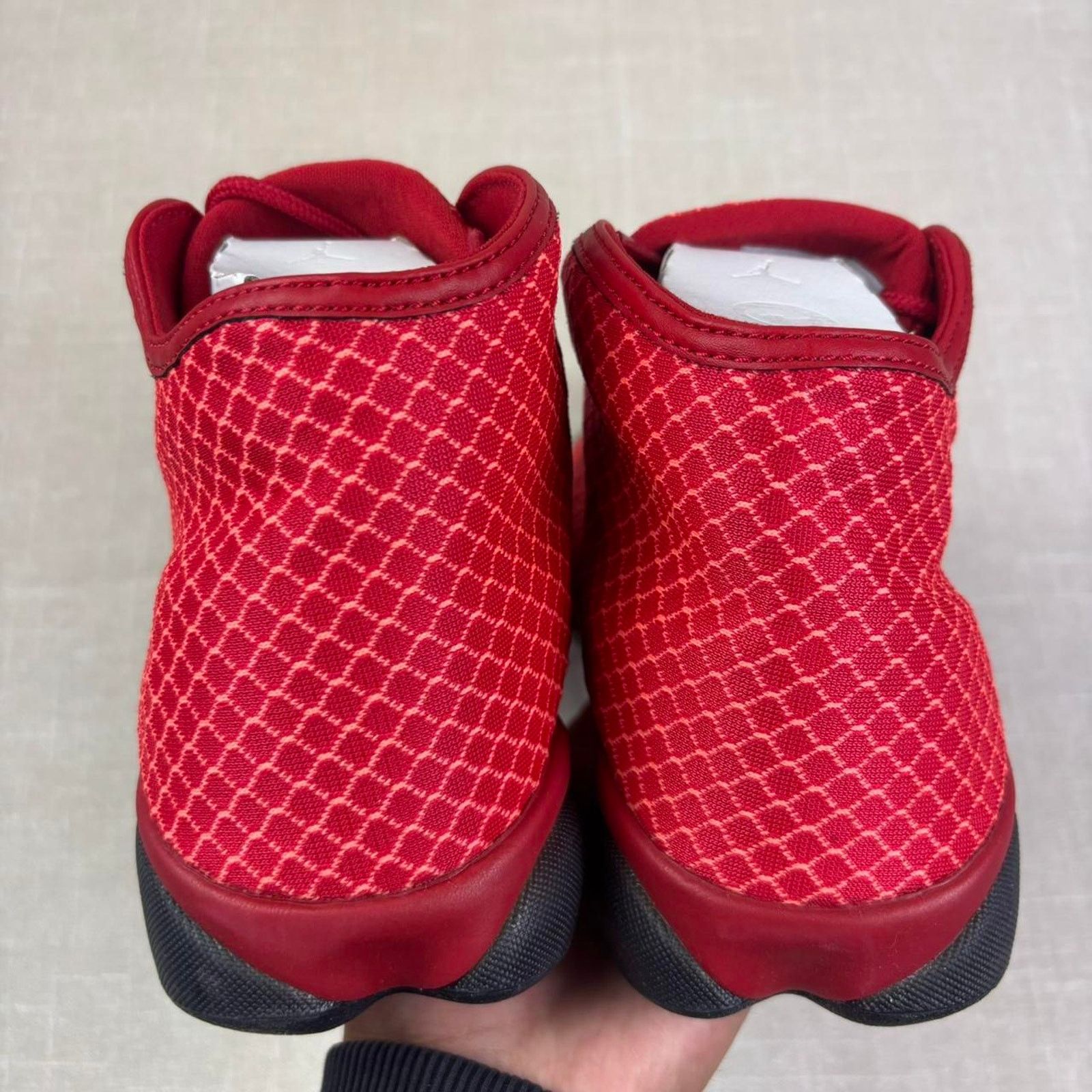 Jordan Brand 🌹 2016 Jordan Horizon ‘Gym Red’ 9.5M Size US 9.5 / EU 42-43 - 6 Thumbnail