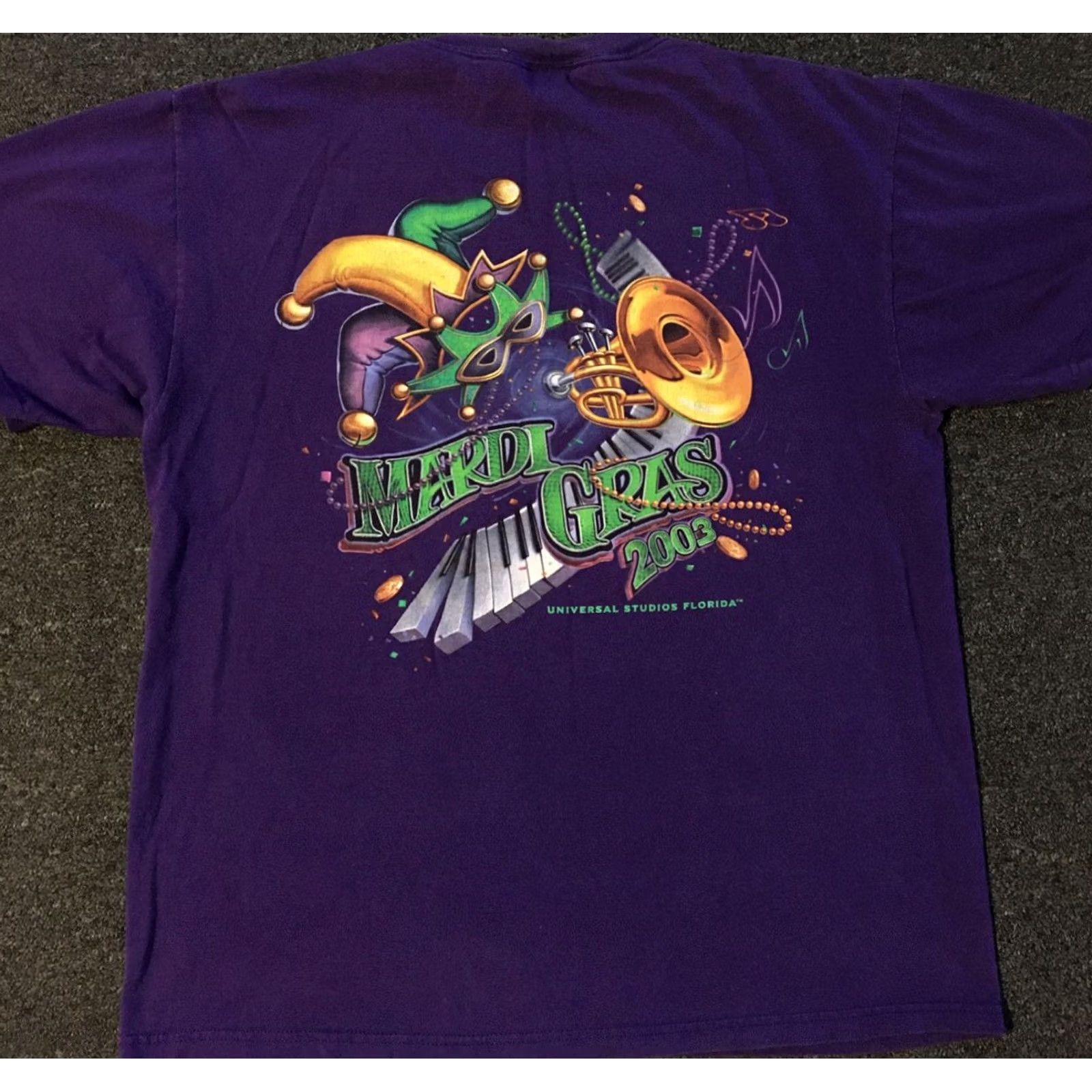 Vintage VINTAGE Universal Studios Mardi Gras 2003 Faded Shirt L Purple Mens Graphic Tee Beads Grunge 90s Size US L / EU 52-54 / 3 - 2 Thumbnail