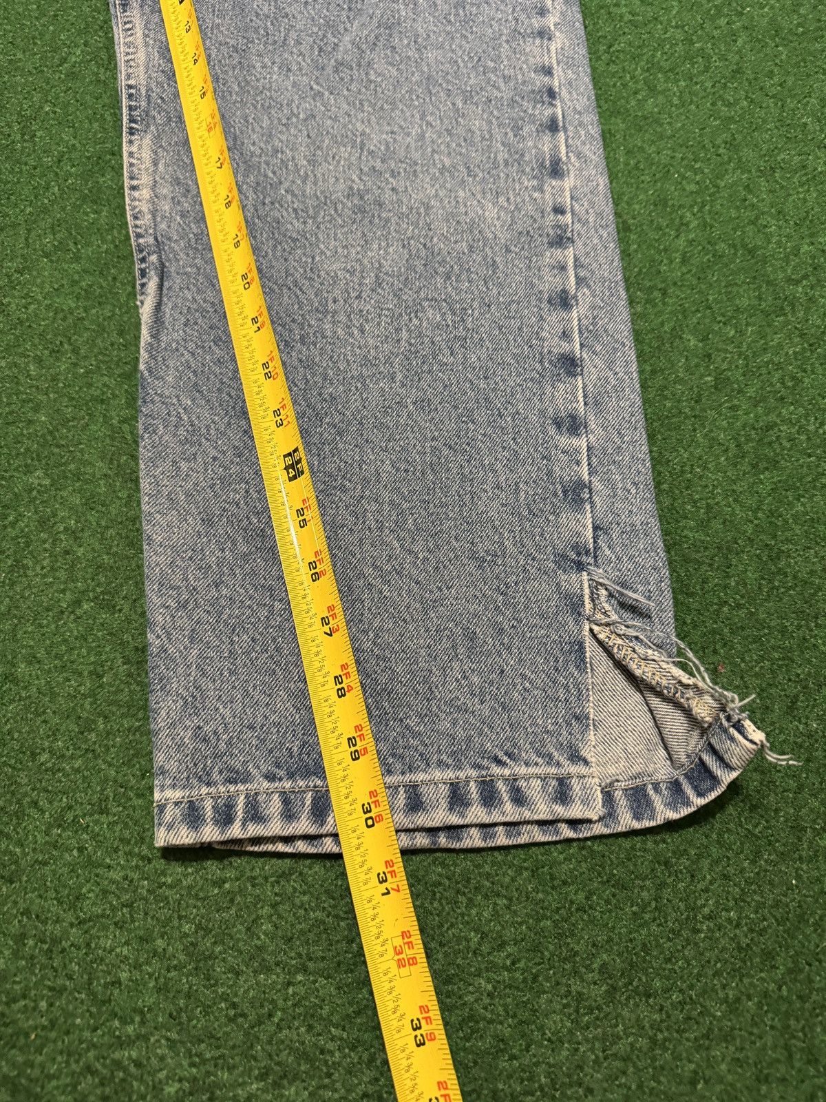 Tommy Hilfiger Vintage Tommy Hilfiger Relaxed Light Wash 40x30 Y2K Jeans Size 42" / US 20 - 9 Thumbnail