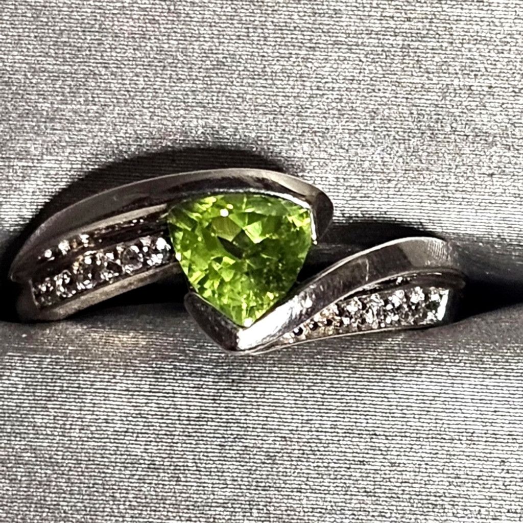 Scott Kay Elegant Peridot and White Sapphire Ring Size ONE SIZE - 2 Thumbnail