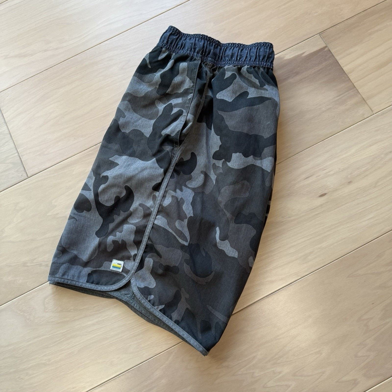 Vuori Vuori Banks Shorts Large Black Camo Lightweight Workout Size US 32 / EU 48 - 9 Thumbnail