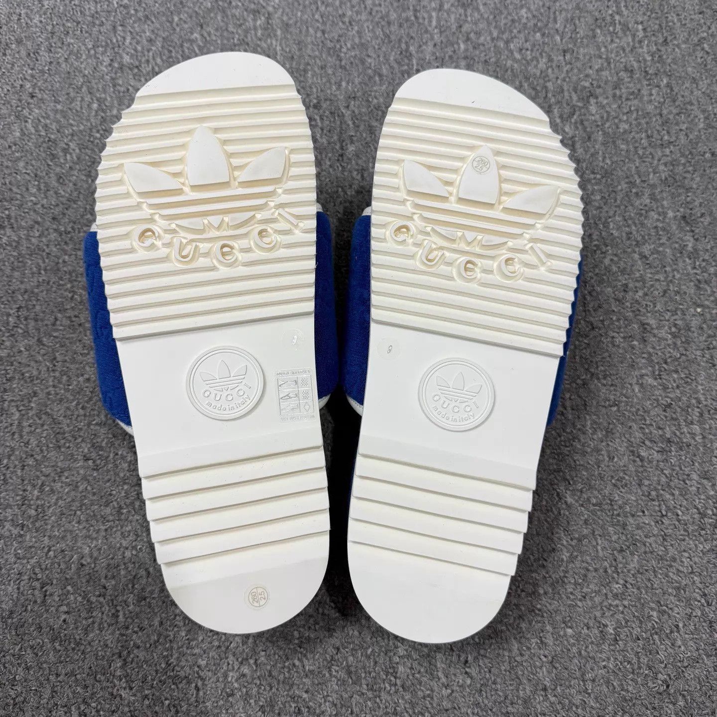 Gucci Gucci x adidas GG Monogram Red Slides 9 Unused Size US 9 / EU 42 - 6 Thumbnail