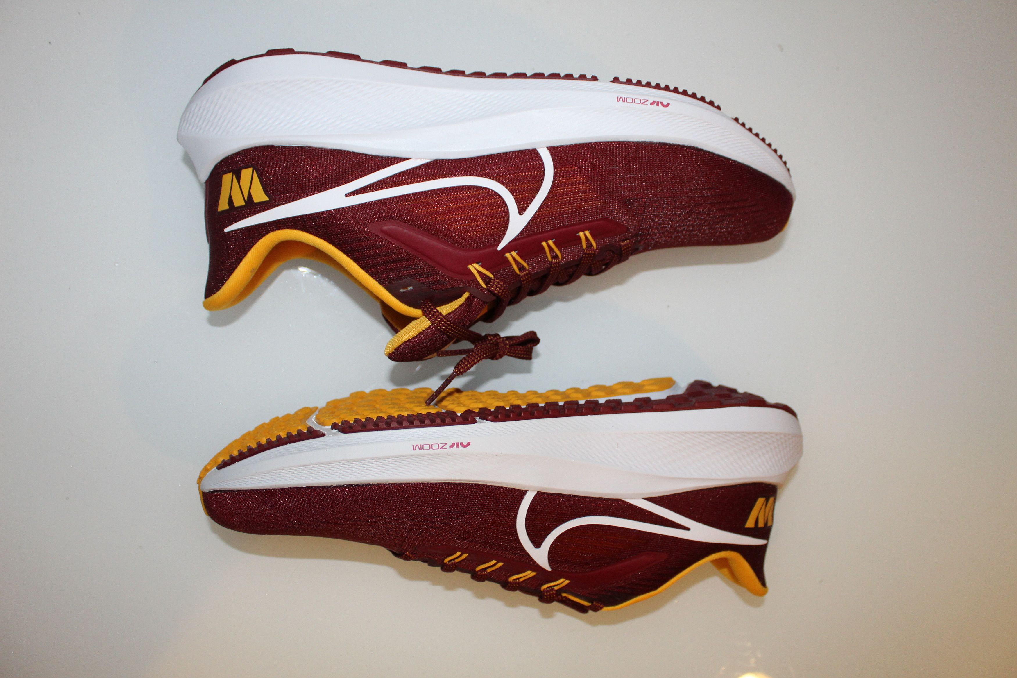 Nike Nike Air Zoom Pegasus 39 – Washington Commanders Edition Size US 10.5 / EU 43-44 - 5 Thumbnail