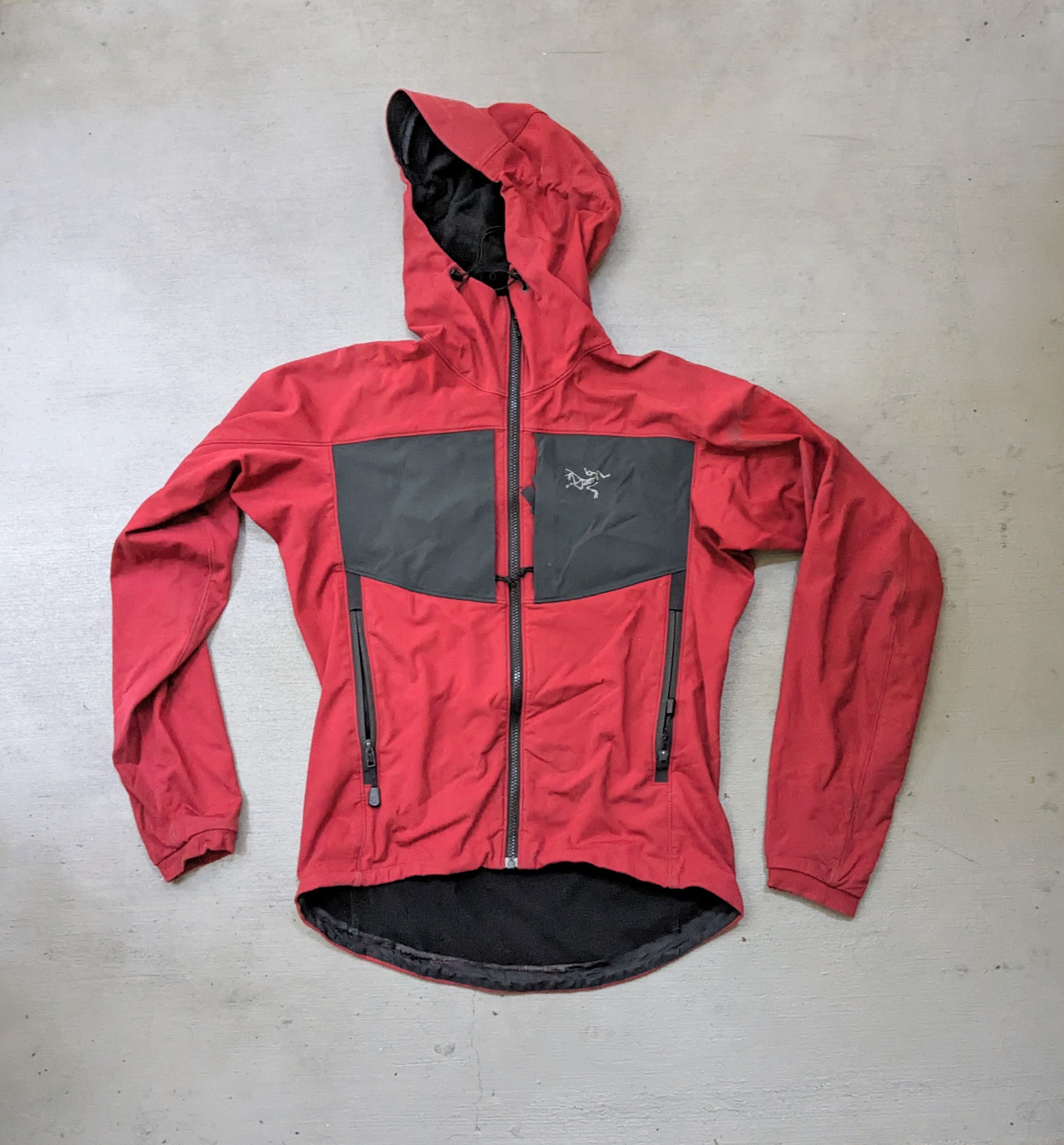 image of Arcteryx x Vintage Arc'teryx Jacket Red Black Zip Up Nylon Polyester Techwear in Black/Red (Size Sm