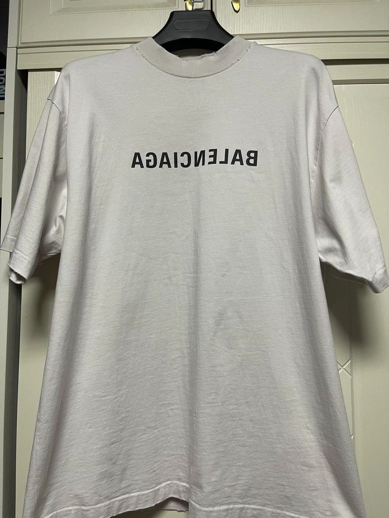 Balenciaga Balenciaga Distressed Short Sleeve Size US S / EU 44-46 / 1 - 1 Thumbnail