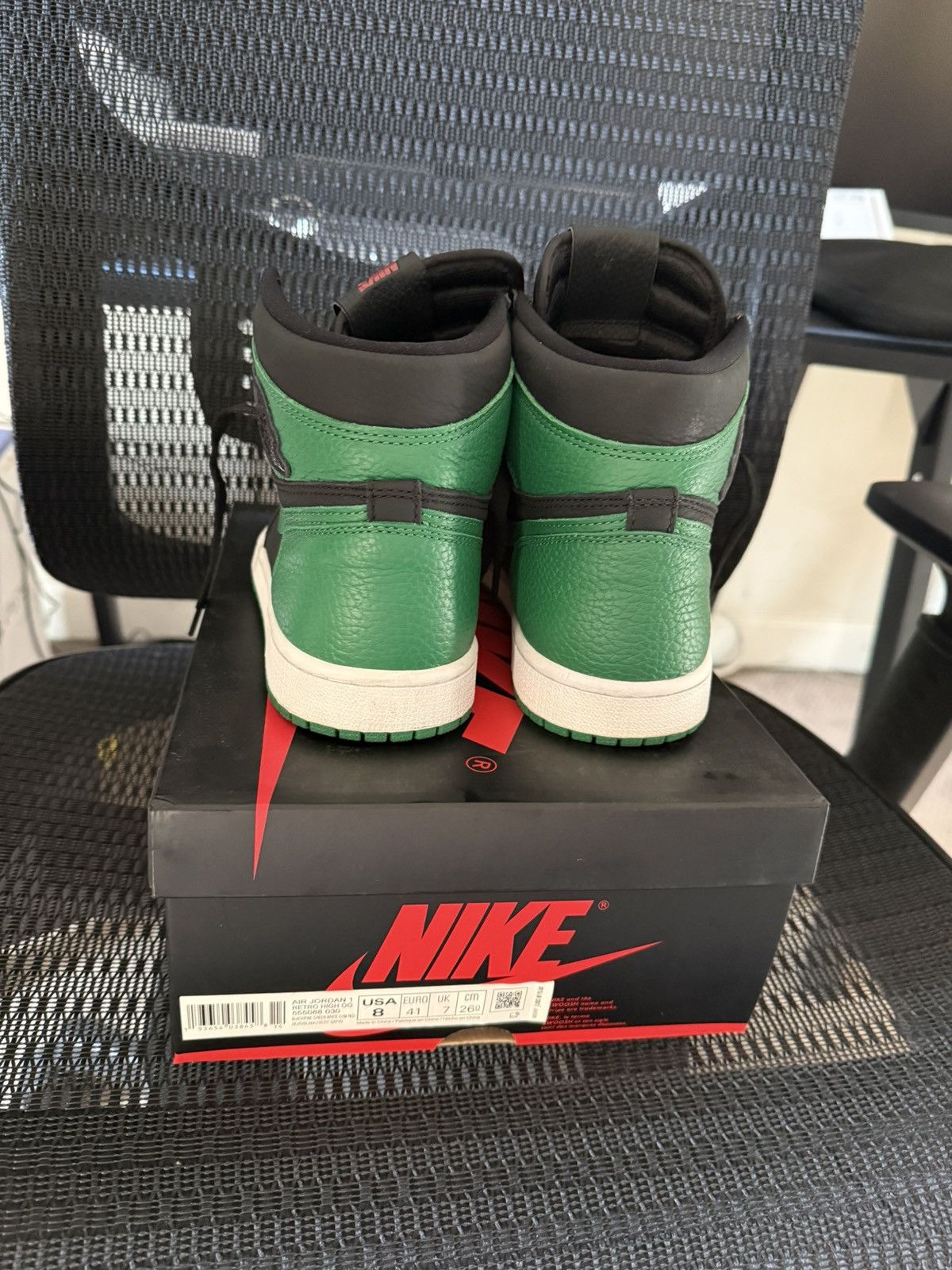 Jordan Brand Pine Green Black Jordan 1 Size US 8 / EU 41 - 6 Thumbnail