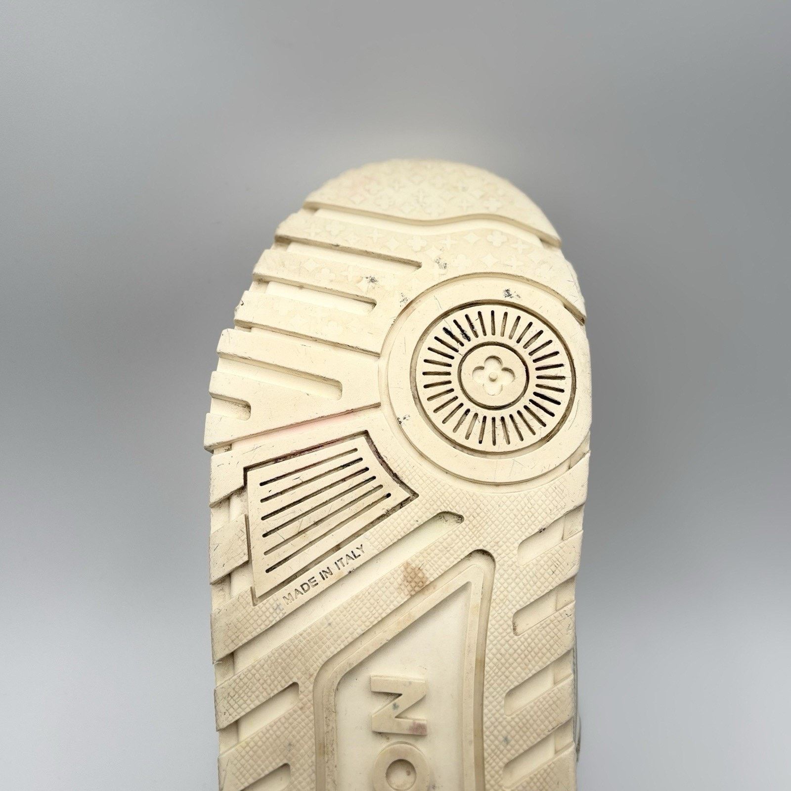 Louis Vuitton (10-10.5 US) Louis Vuitton Maxi Trainer ' White ' Size US 10 / EU 43 - 11 Thumbnail