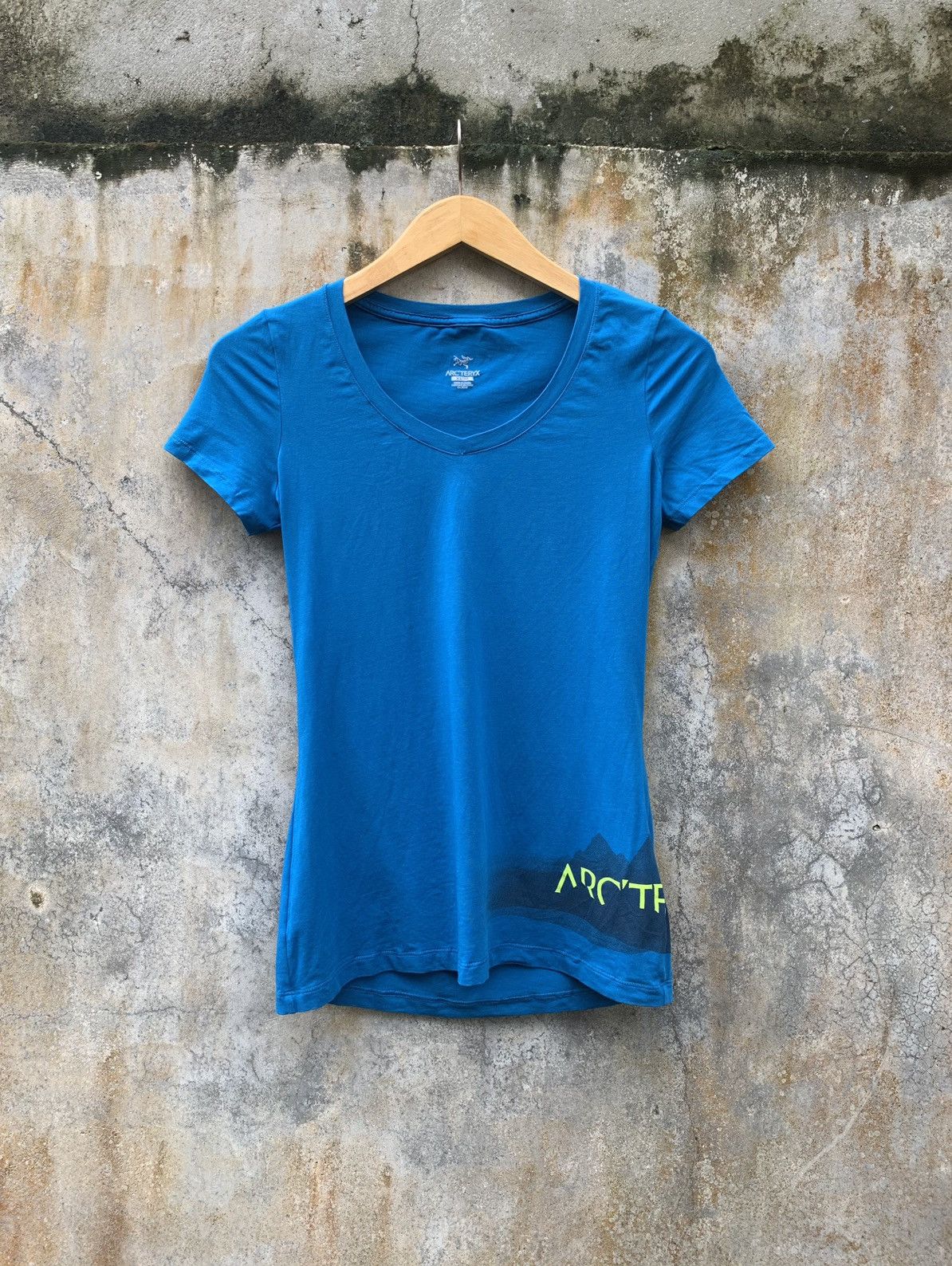 Arc'teryx Arc’teryx Spell Out Logo Top Tee Size S / US 4 / IT 40 - 1 Thumbnail