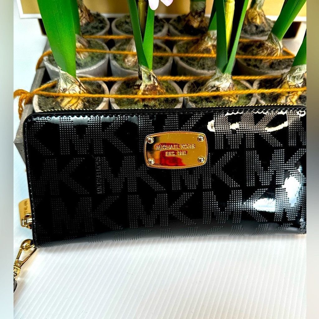 Michael Kors Michael Kors Jet Set Monogram Size ONE SIZE - 1 Thumbnail