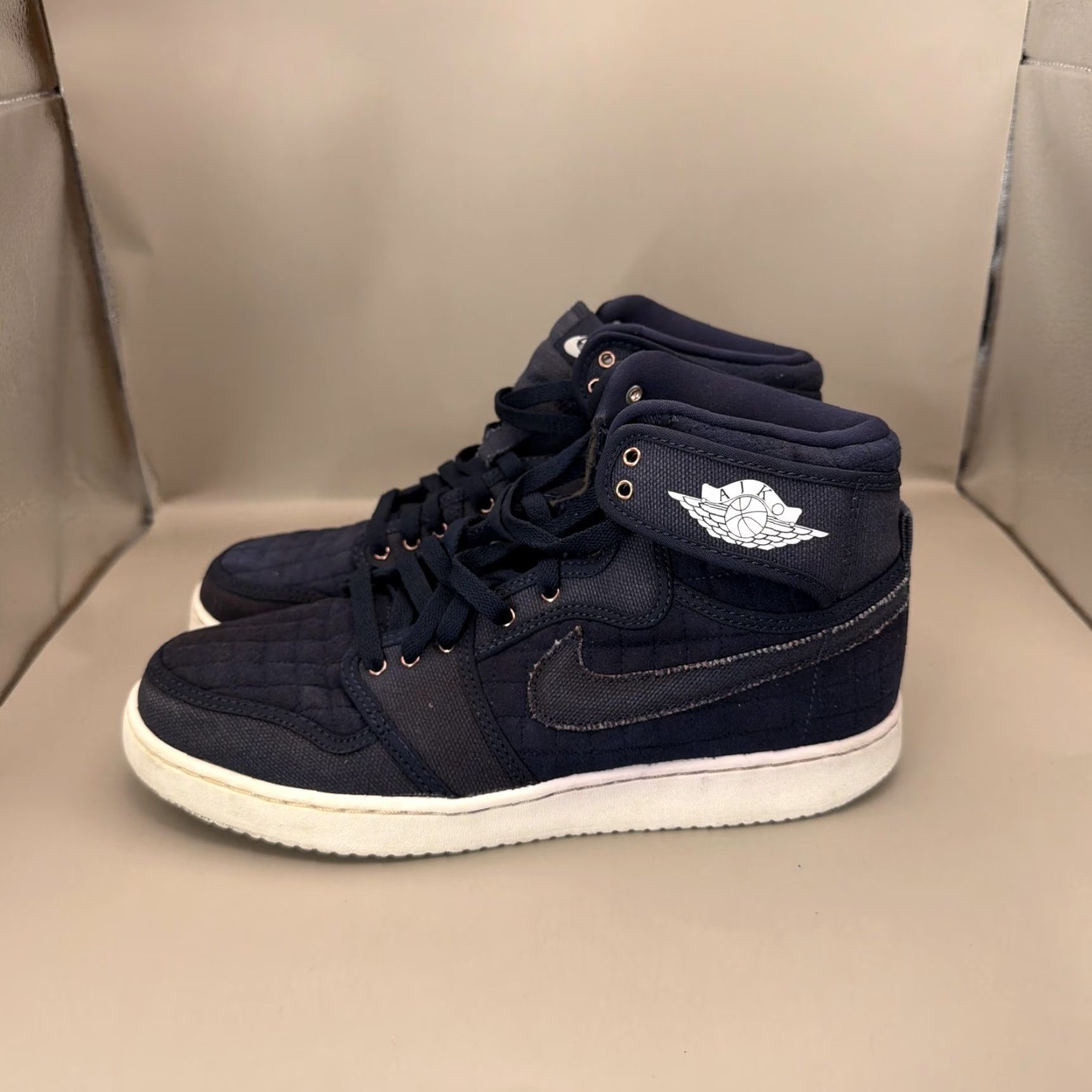Nike Nike Air Jordan 1 Shoes Mens Size 9.5 Blue Quilted High Top Sneakers 638471-403 Size US M / EU 48-50 / 2 - 2 Thumbnail