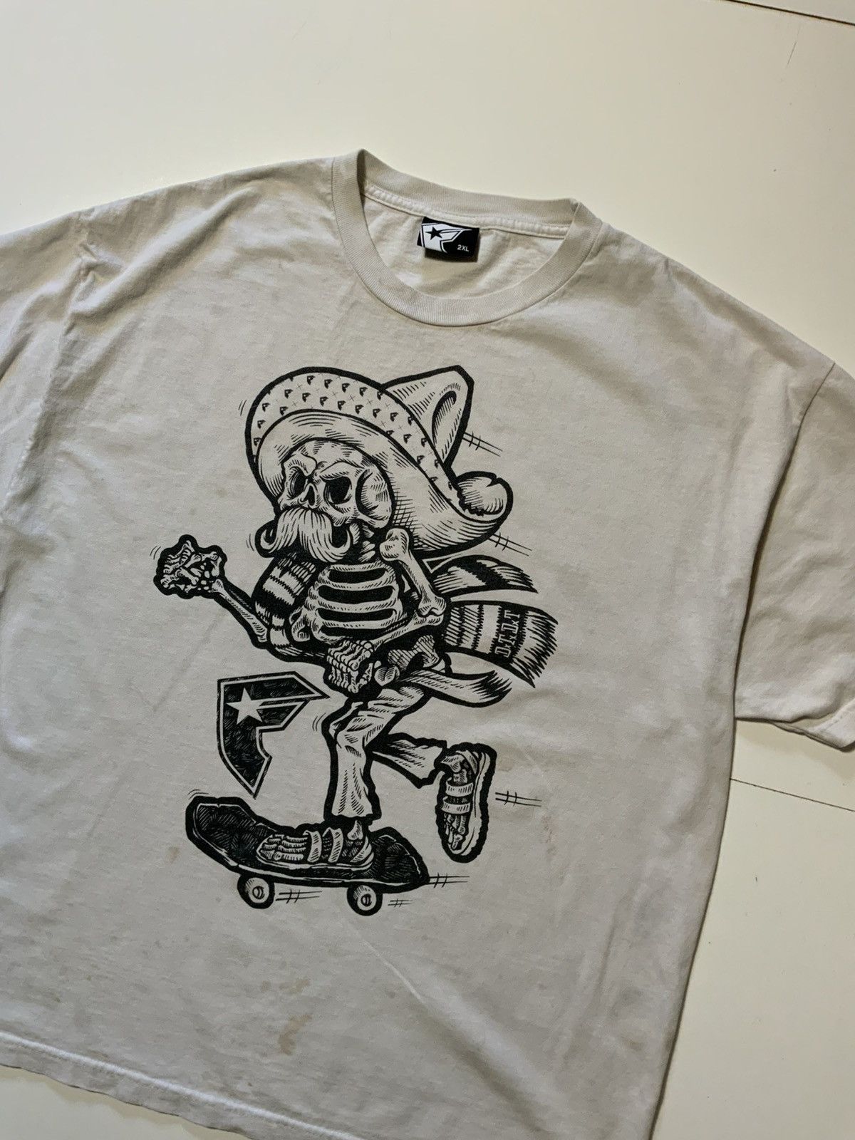 Famous Stars And Straps VTG Y2K Famous Stars Straps Skull Skeleton Skateboard TShirt Size US XXL / EU 58 / 5 - 3 Thumbnail