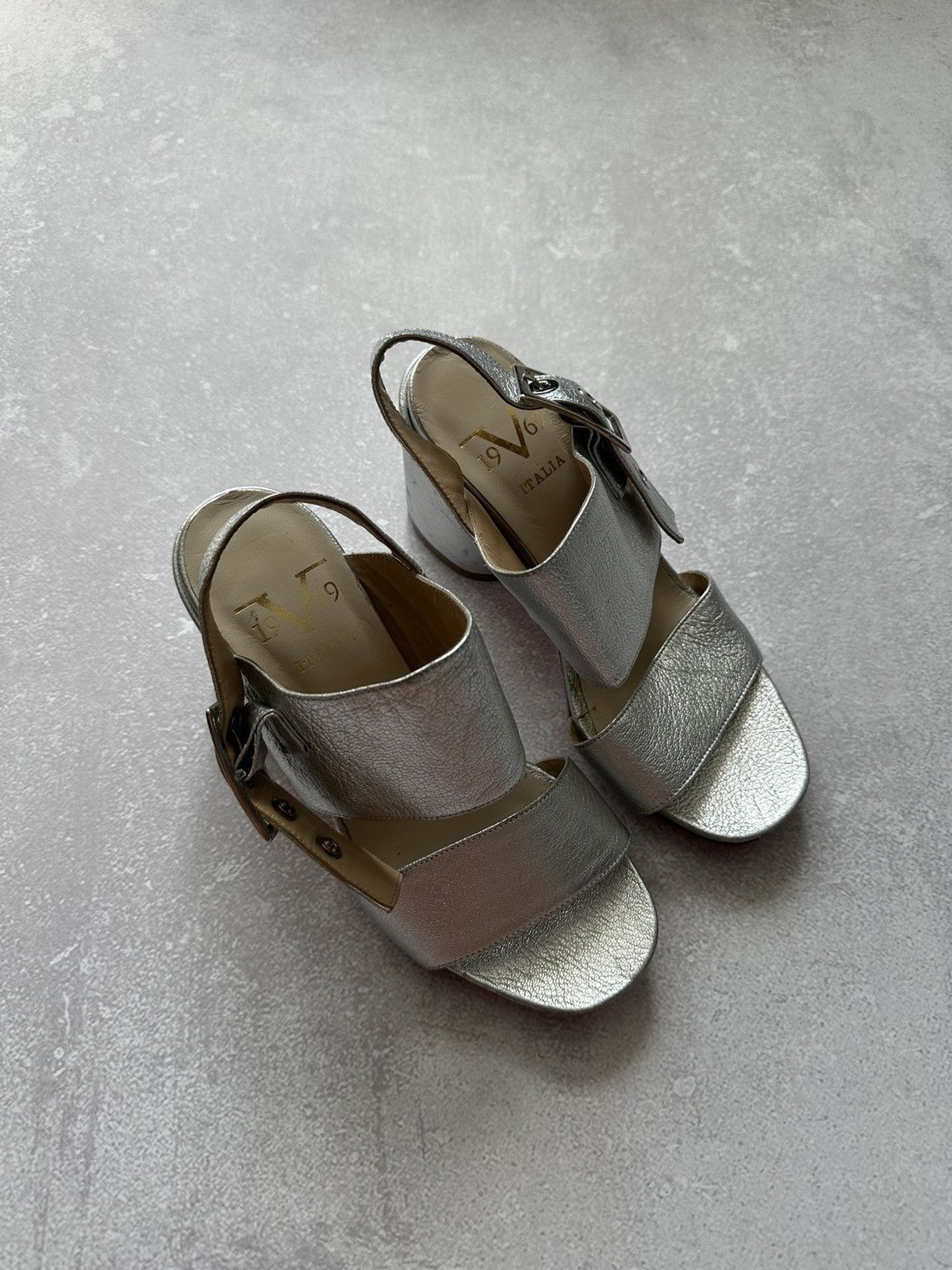 Versace Versace 1969 Italia platform sandal metallic size 36 Size US 6 / IT 36 - 2 Thumbnail
