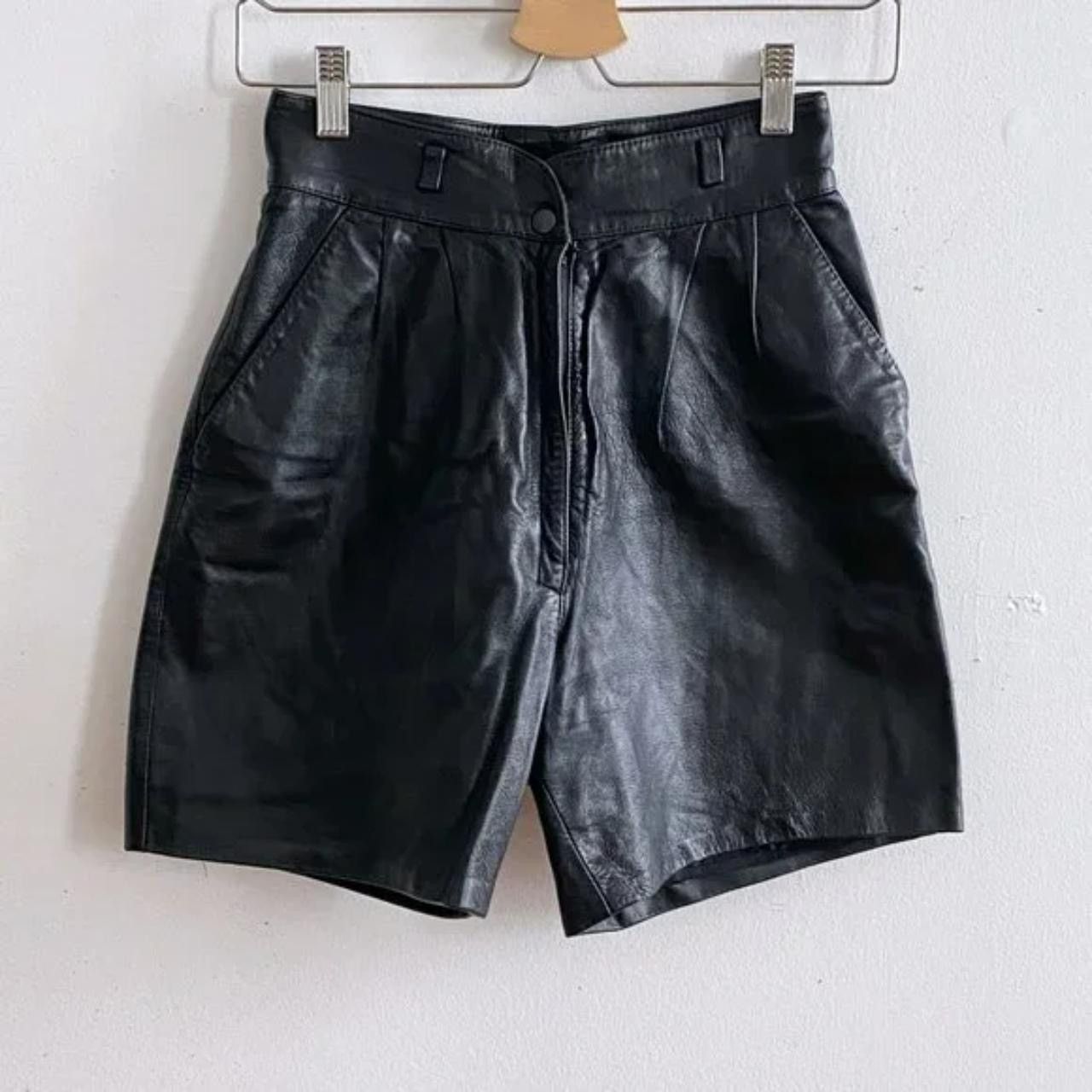 Vintage VINTAGE High Waist Leather Shorts Size 26" / US 2 / IT 38 - 1 Thumbnail
