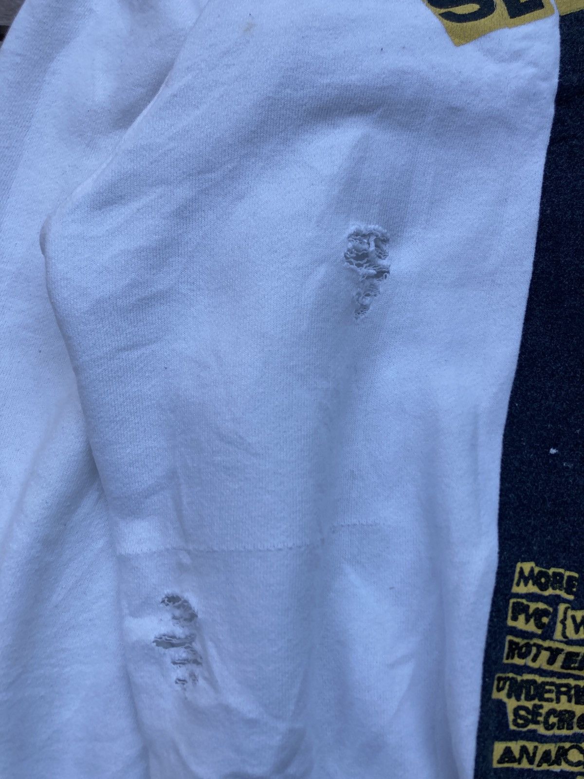 Band Tees Vintage Bootleg Sex Pistols Distressed Crewneck Sweatshirt Size US L / EU 52-54 / 3 - 8 Thumbnail