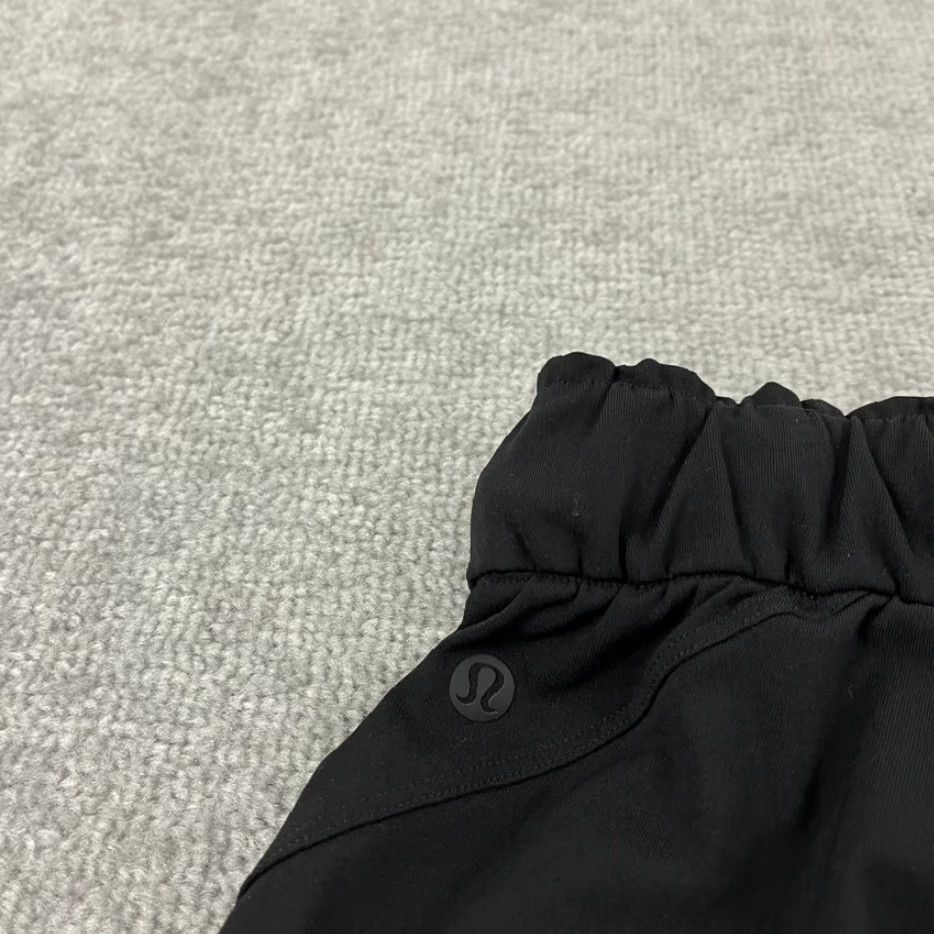 Lululemon VINTAGE LULULEMON Joggers Womens Size 8 Black Keep Moving Running Tapered Leg Gym W5CV4S Size 30" / US 8 / IT 44 - 4 Thumbnail