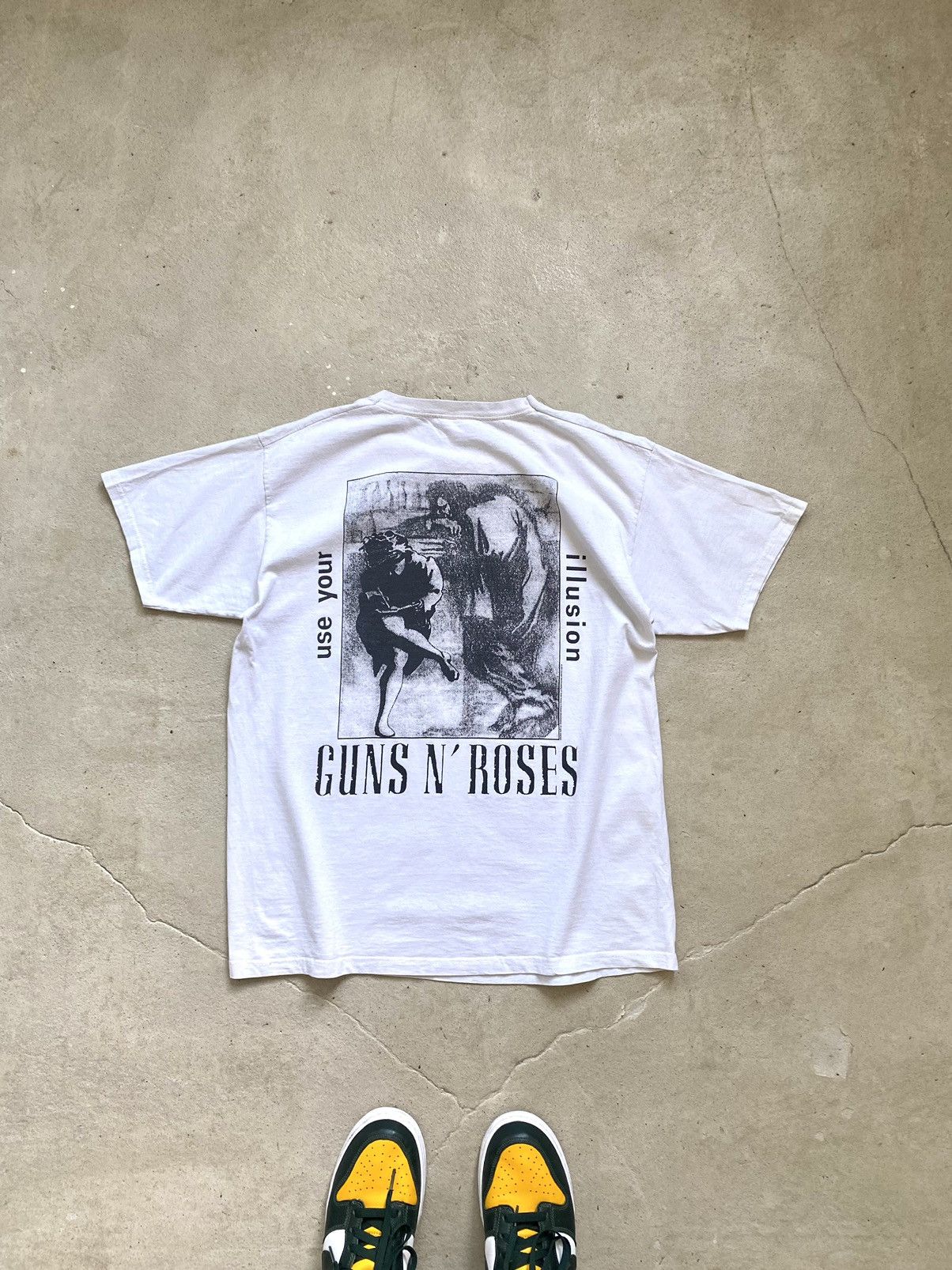Band Tees × Guns N' Roses × Vintage Vintage Live Let Die Guns N Roses Band Rock T Shirt Size US L / EU 52-54 / 3 - 1 Thumbnail