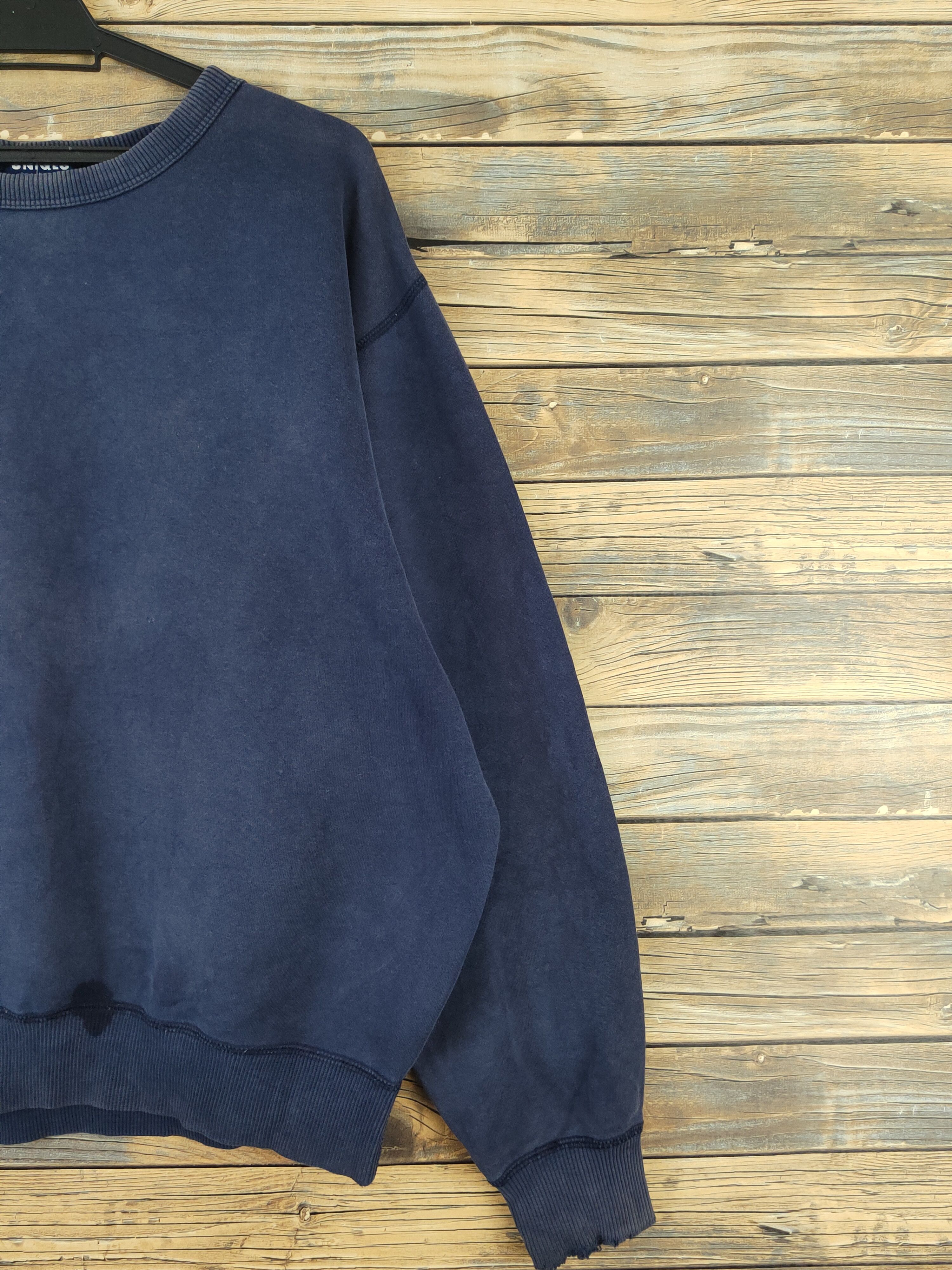 Japanese Brand × Vintage Uniqlo vintage ripped Navy Faded Sweatshirts #W961 Size US L / EU 52-54 / 3 - 6 Thumbnail